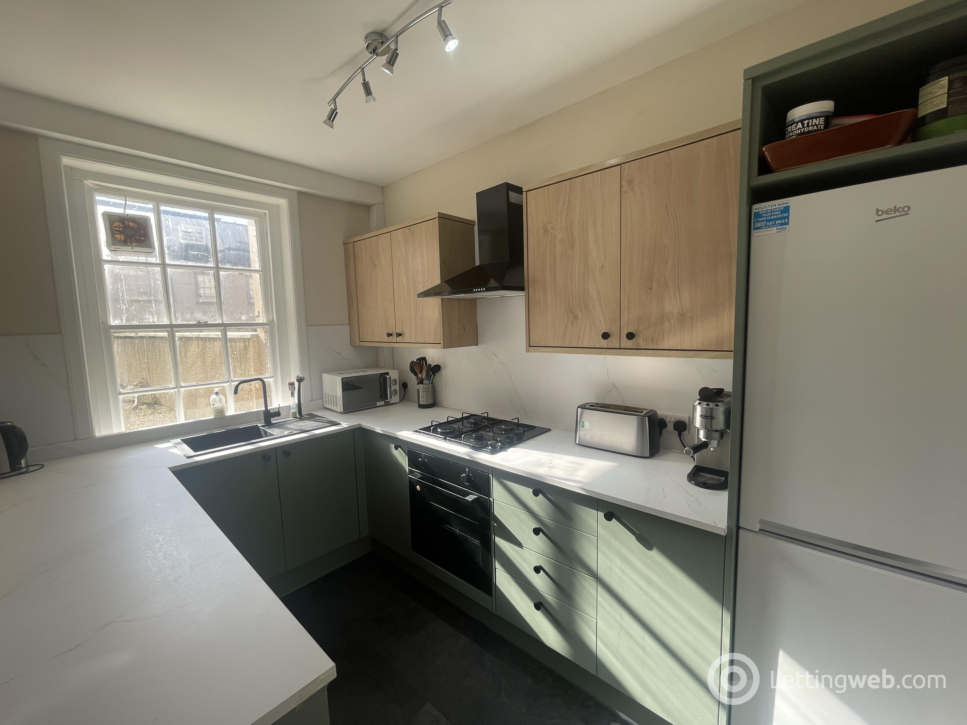 Property to rent in 94/1 North Street