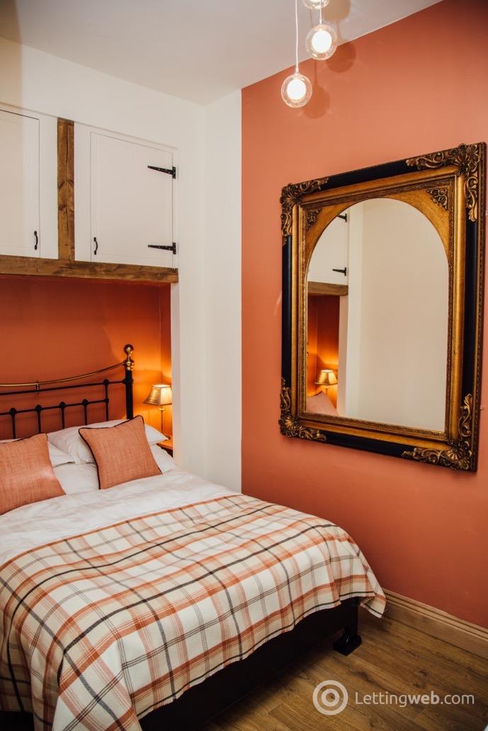 Property to rent in 14/4 Dock Place