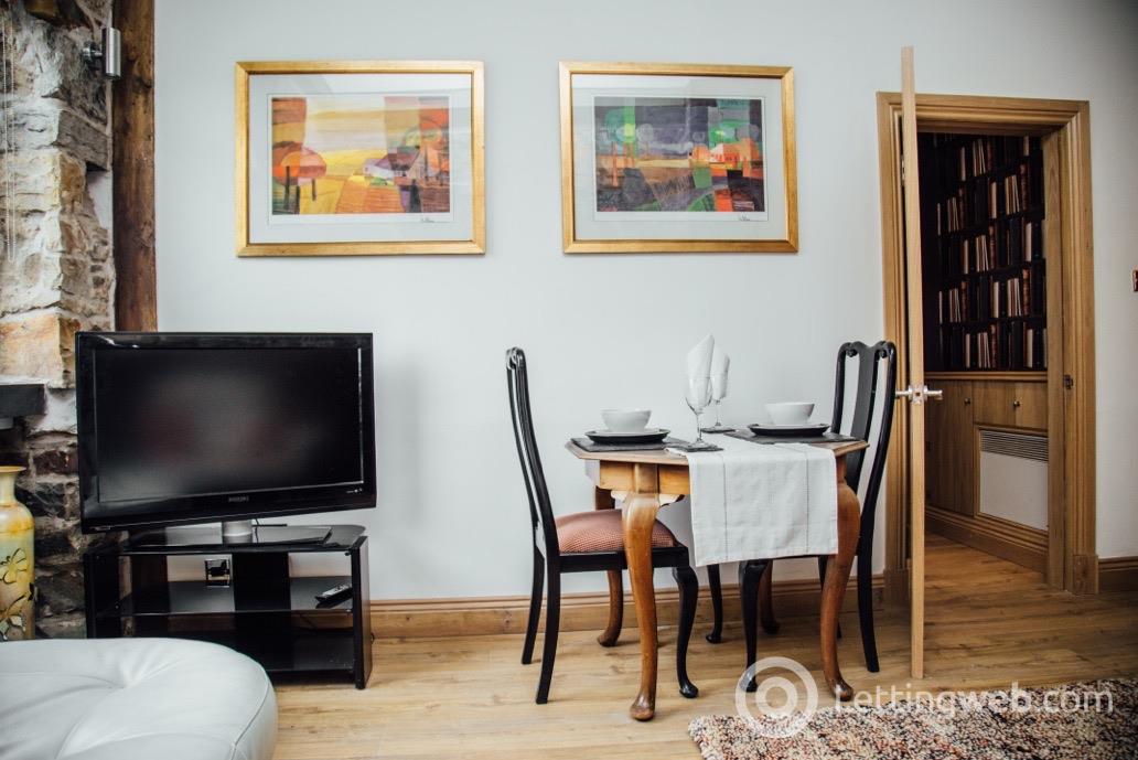 Property to rent in 14/4 Dock Place