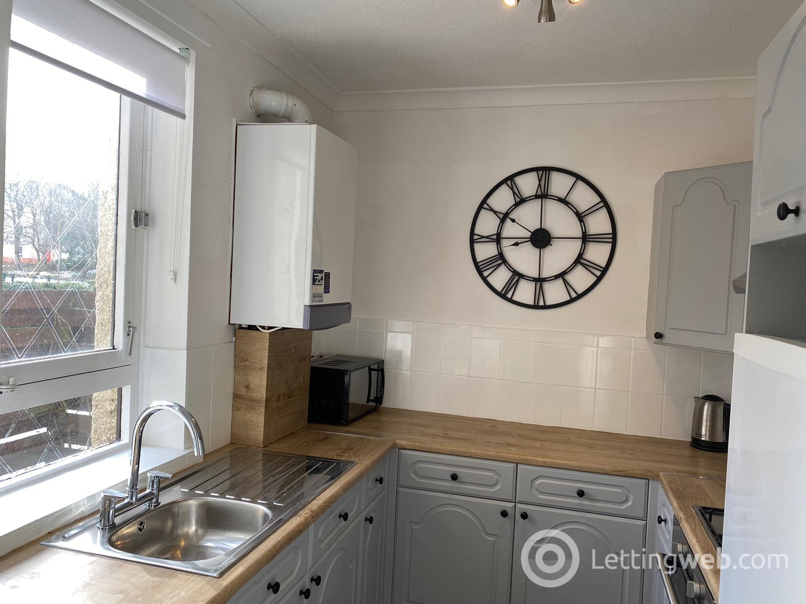 Property to rent in 31/2 Loganlea Drive