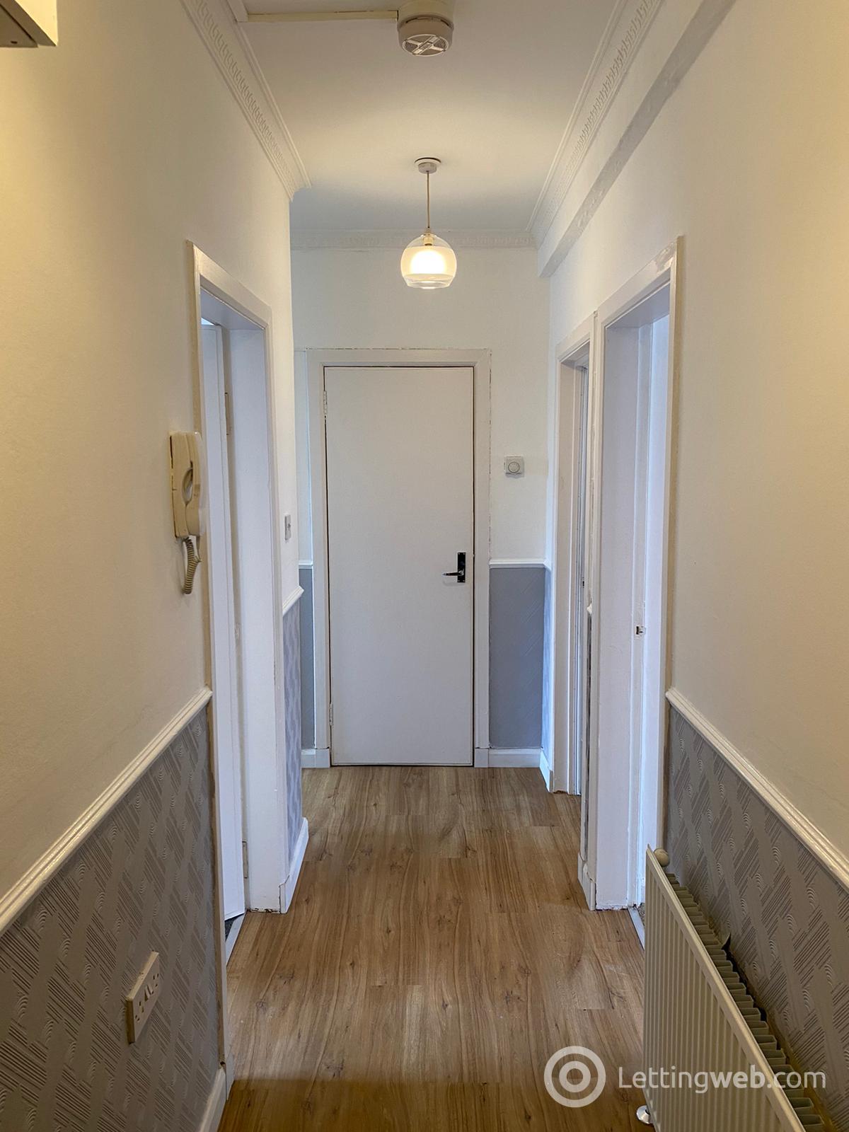 Property to rent in 31/2 Loganlea Drive