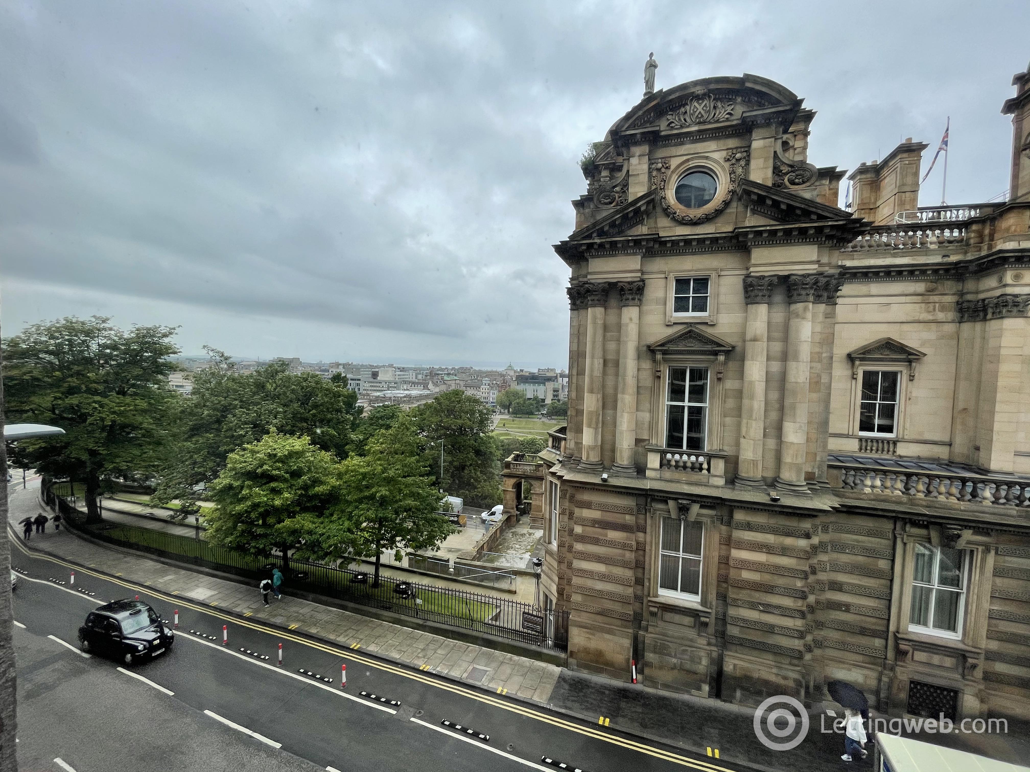 Property to rent in 13 2f2 Bank Street