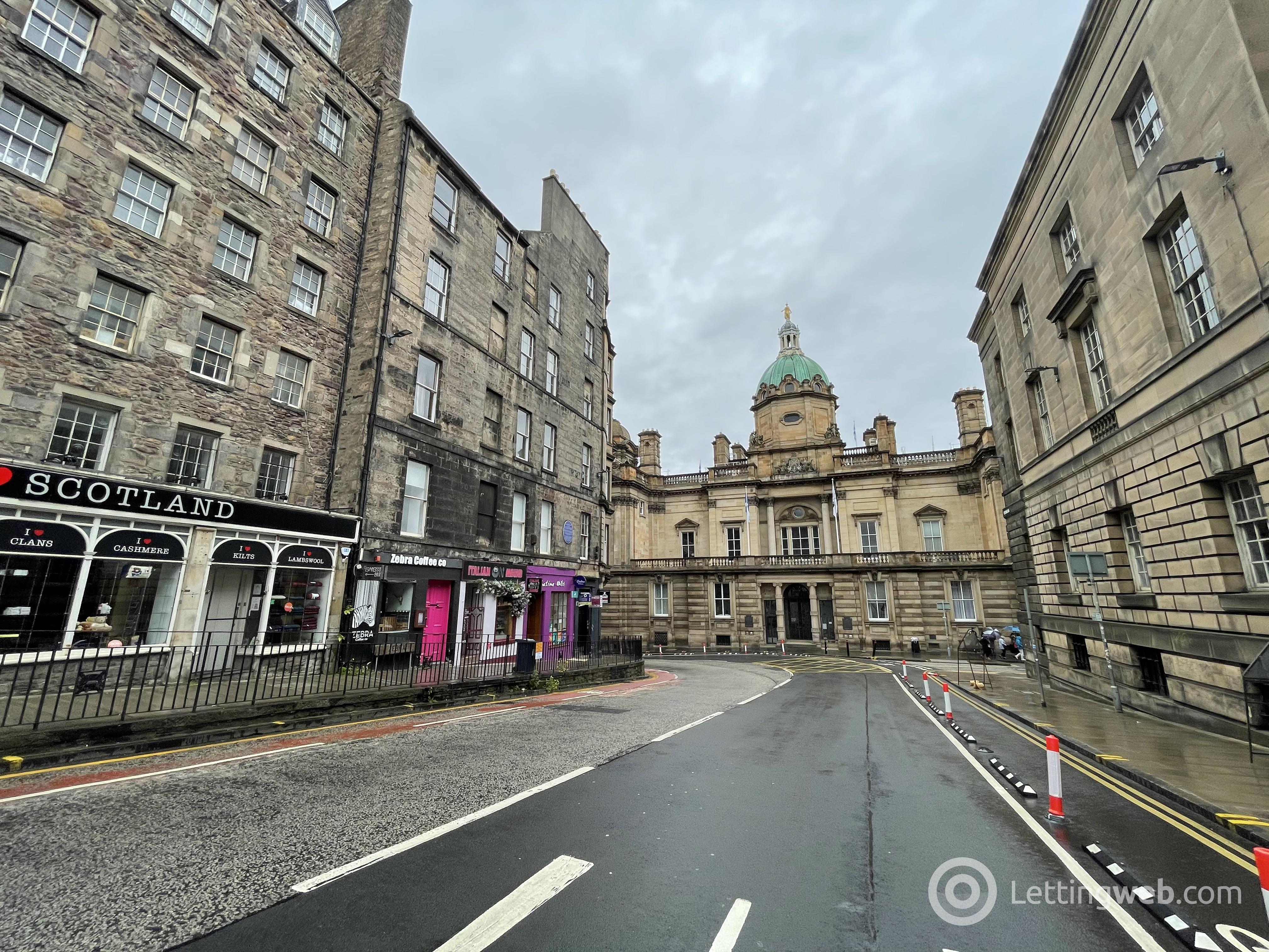 Property to rent in 13 2f2 Bank Street