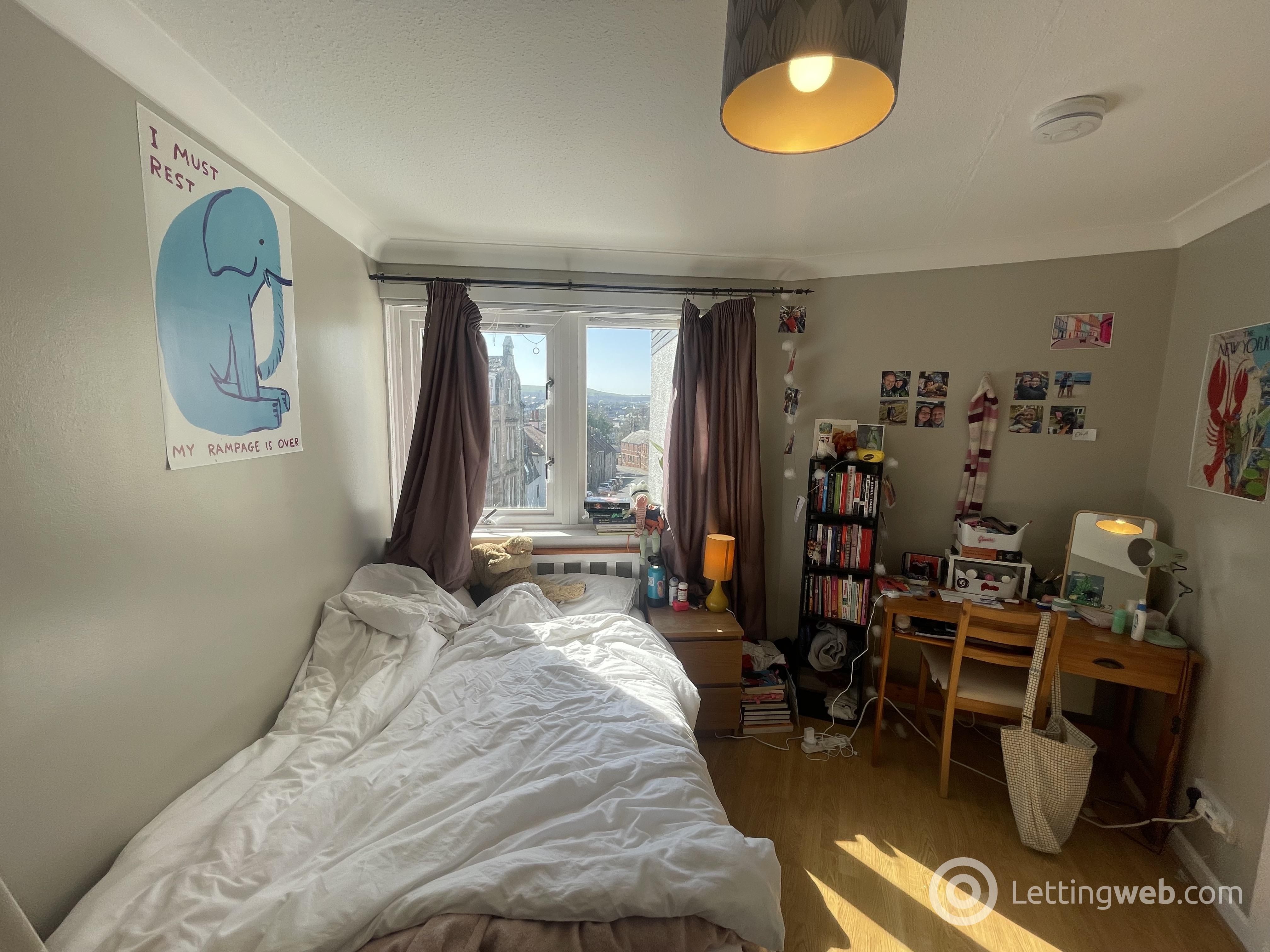 Property to rent in 7 Abbey Court