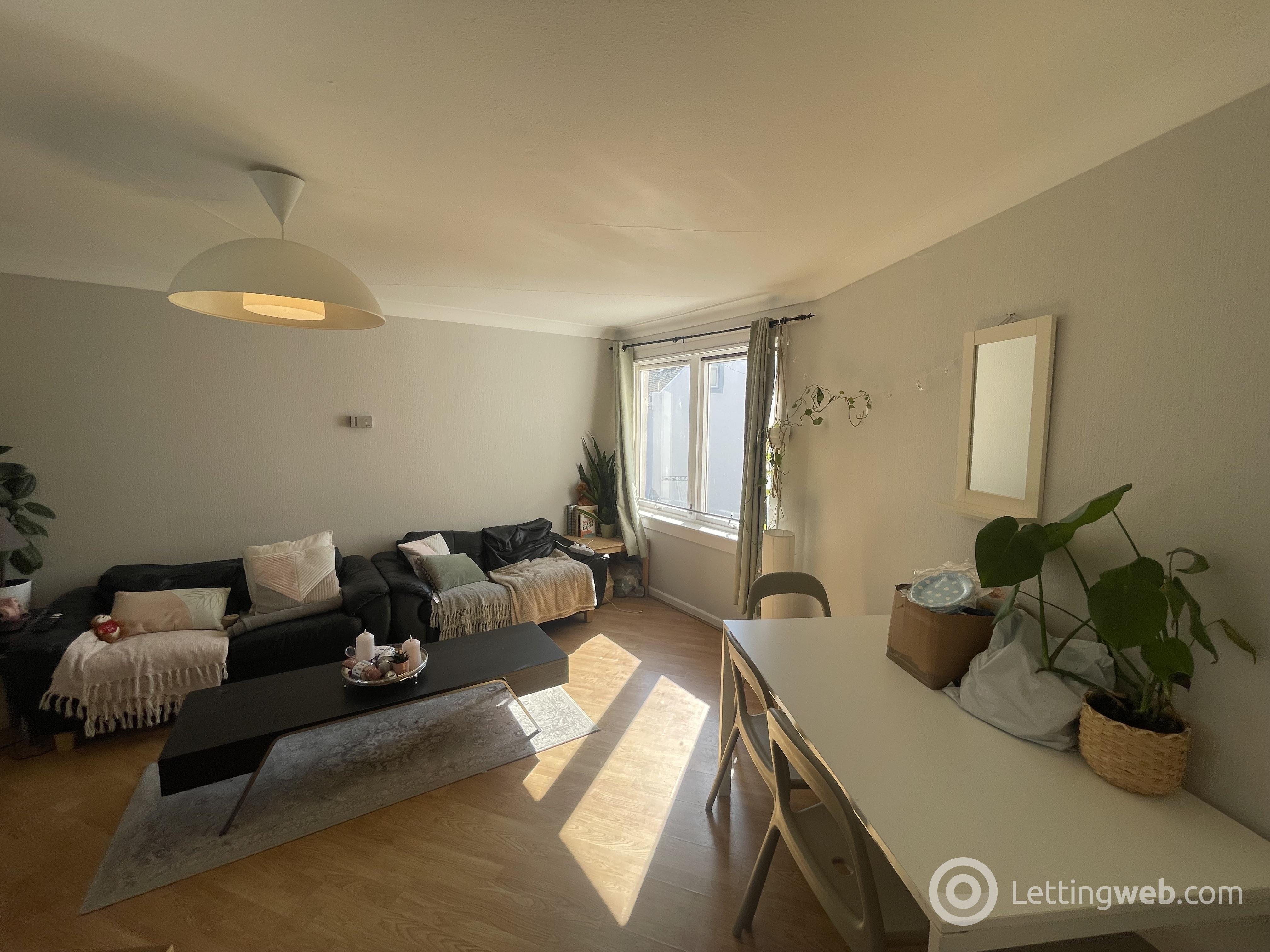 Property to rent in 7 Abbey Court