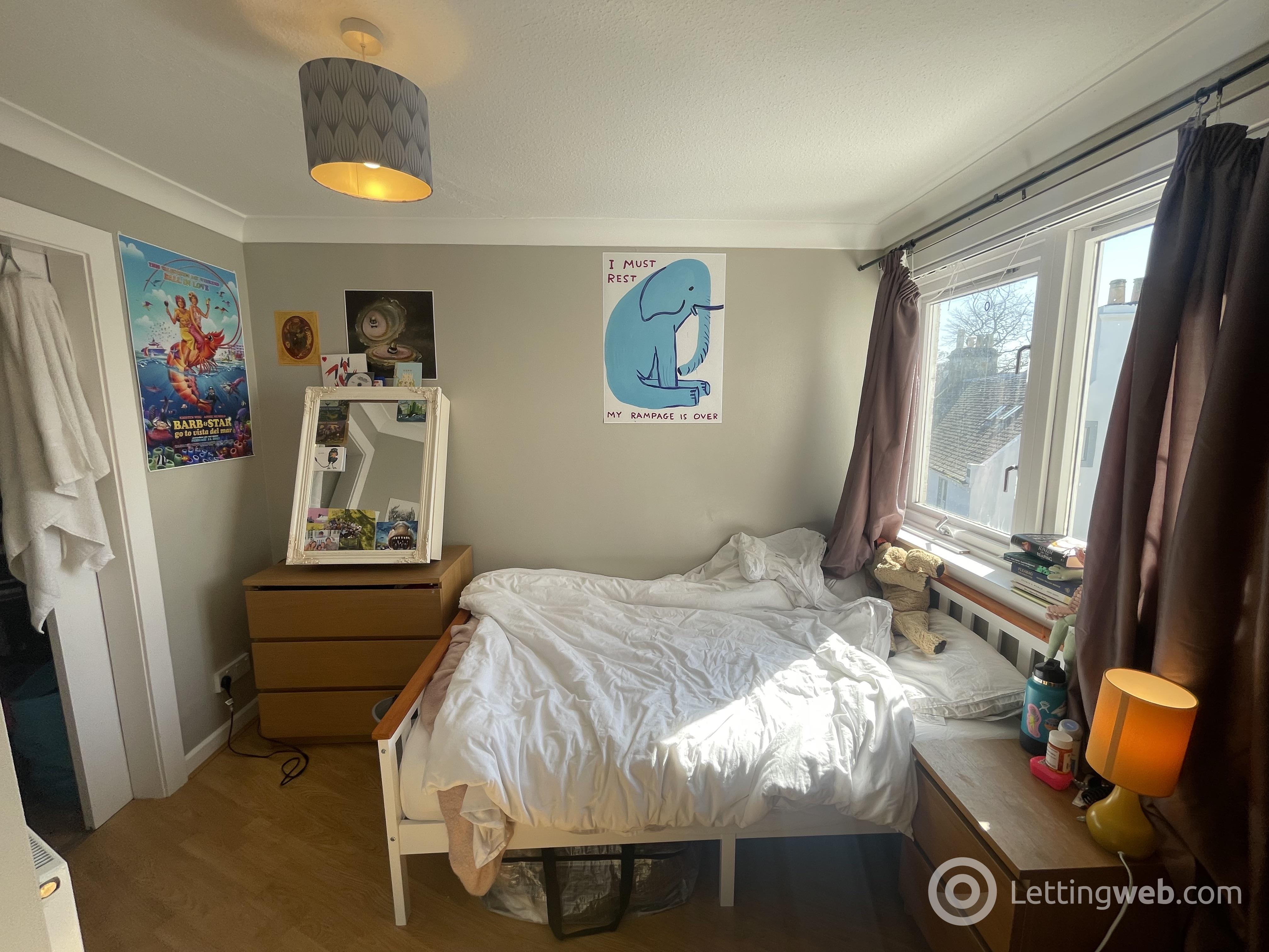 Property to rent in 7 Abbey Court