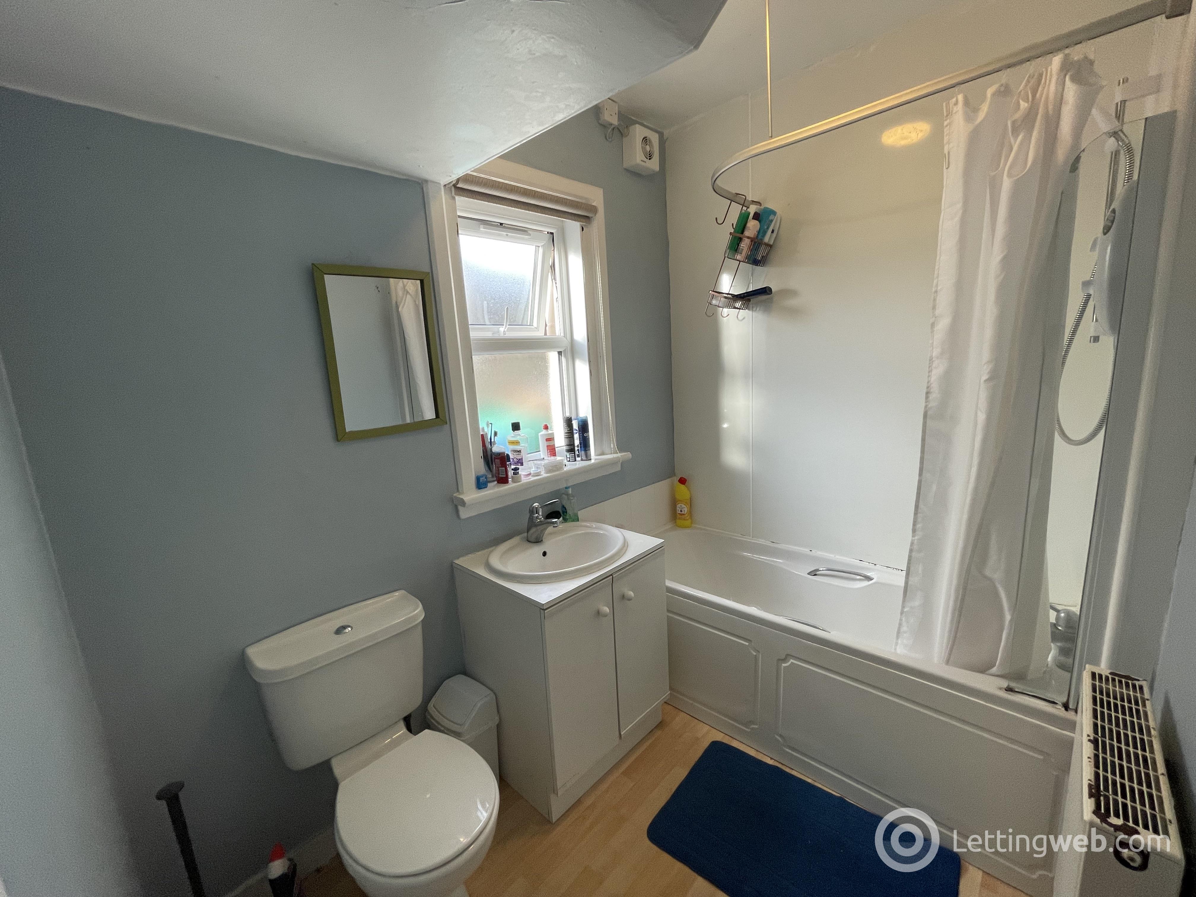 Property to rent in 4 Canongate