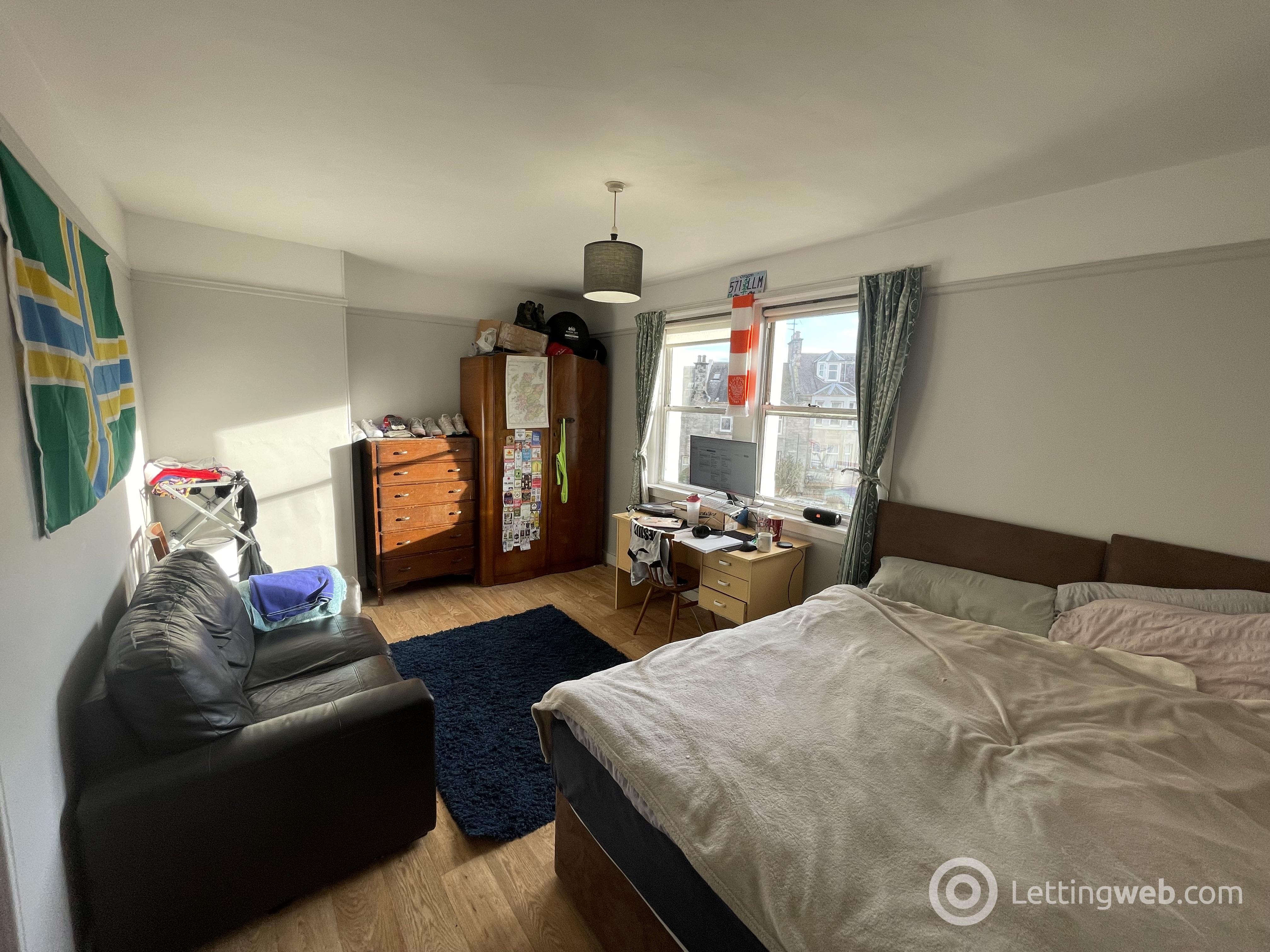 Property to rent in 4 Canongate