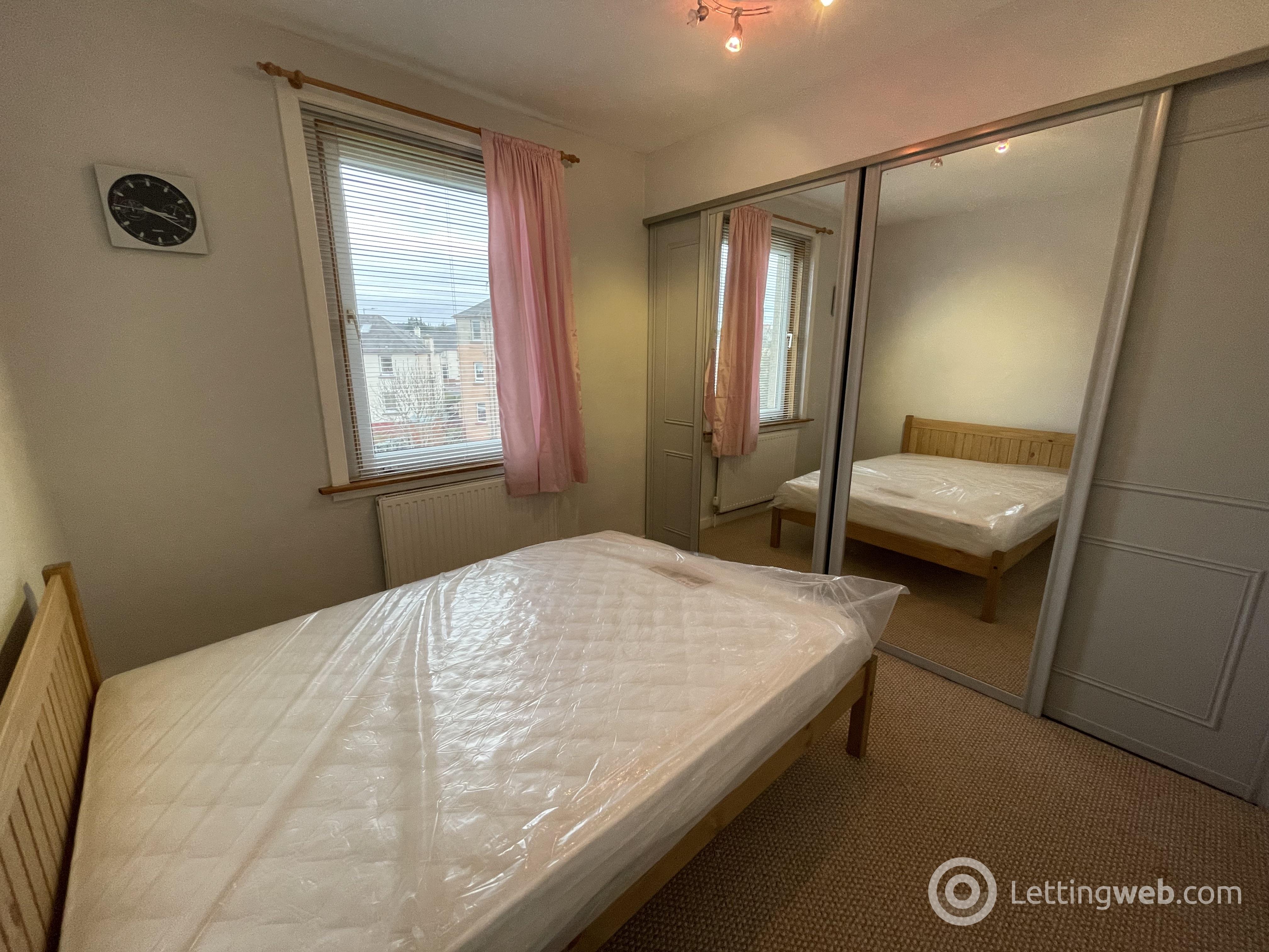 Property to rent in 12/5 Stenhosue Avenue West