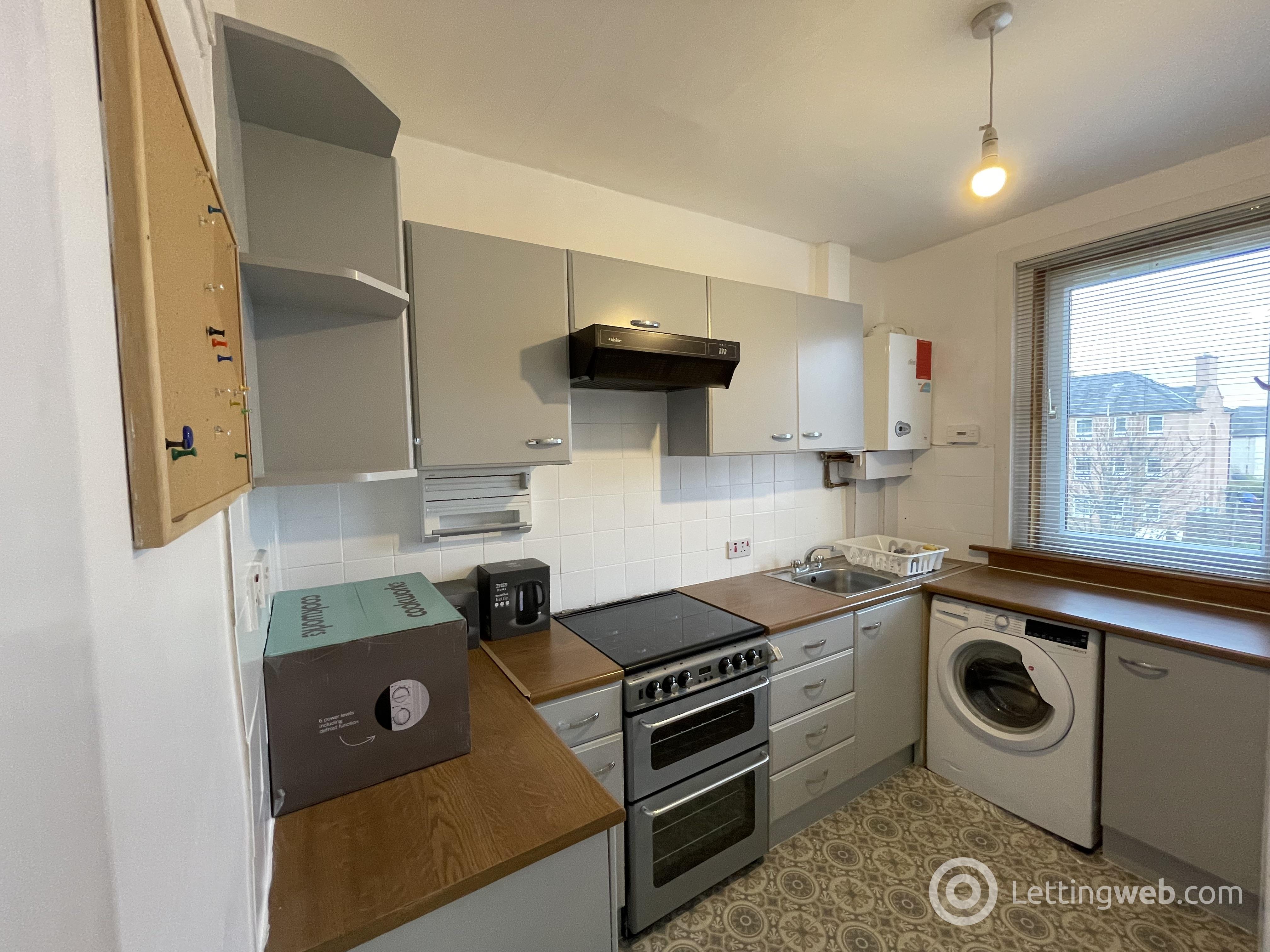 Property to rent in 12/5 Stenhosue Avenue West