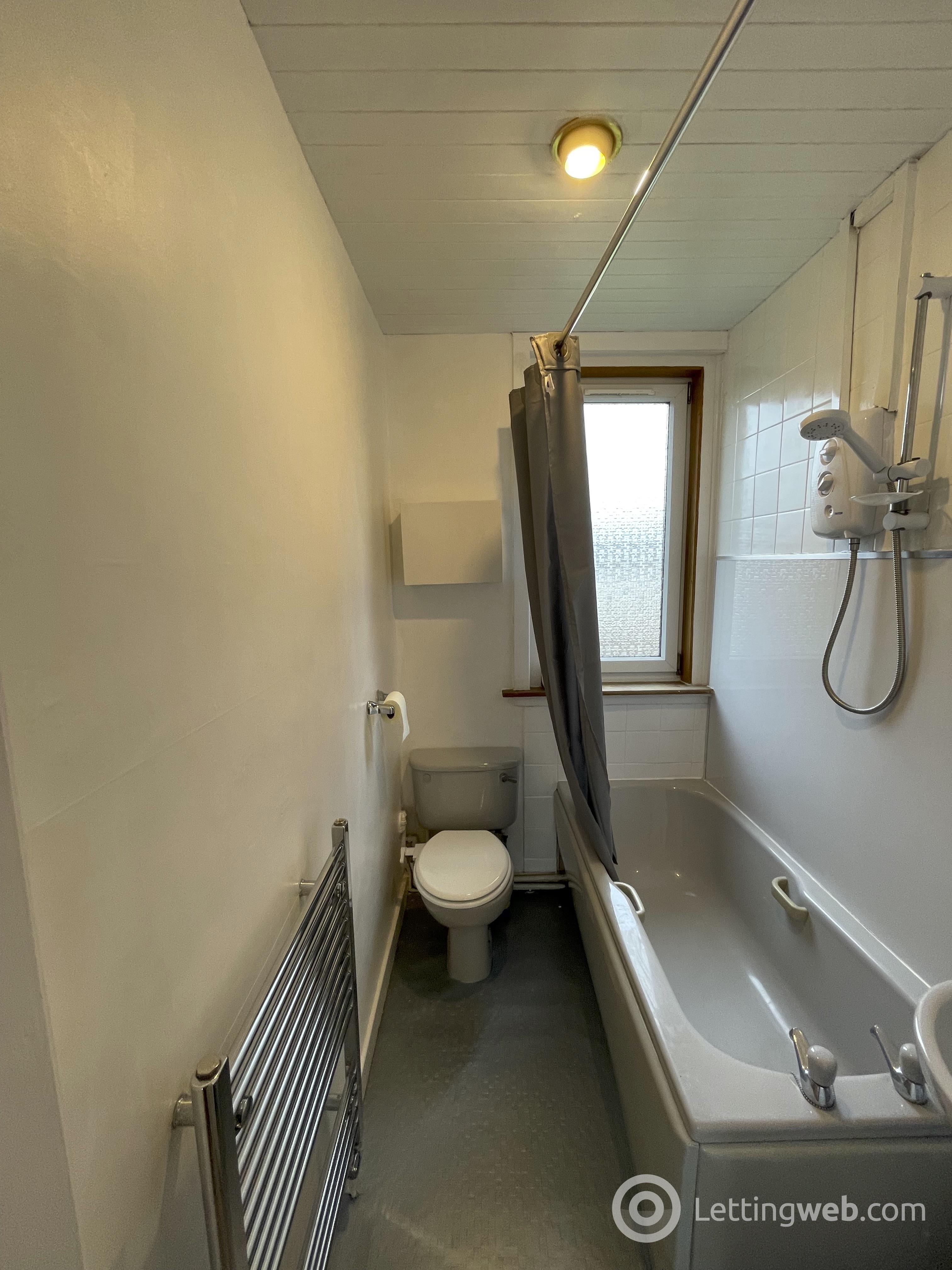 Property to rent in 12/5 Stenhosue Avenue West