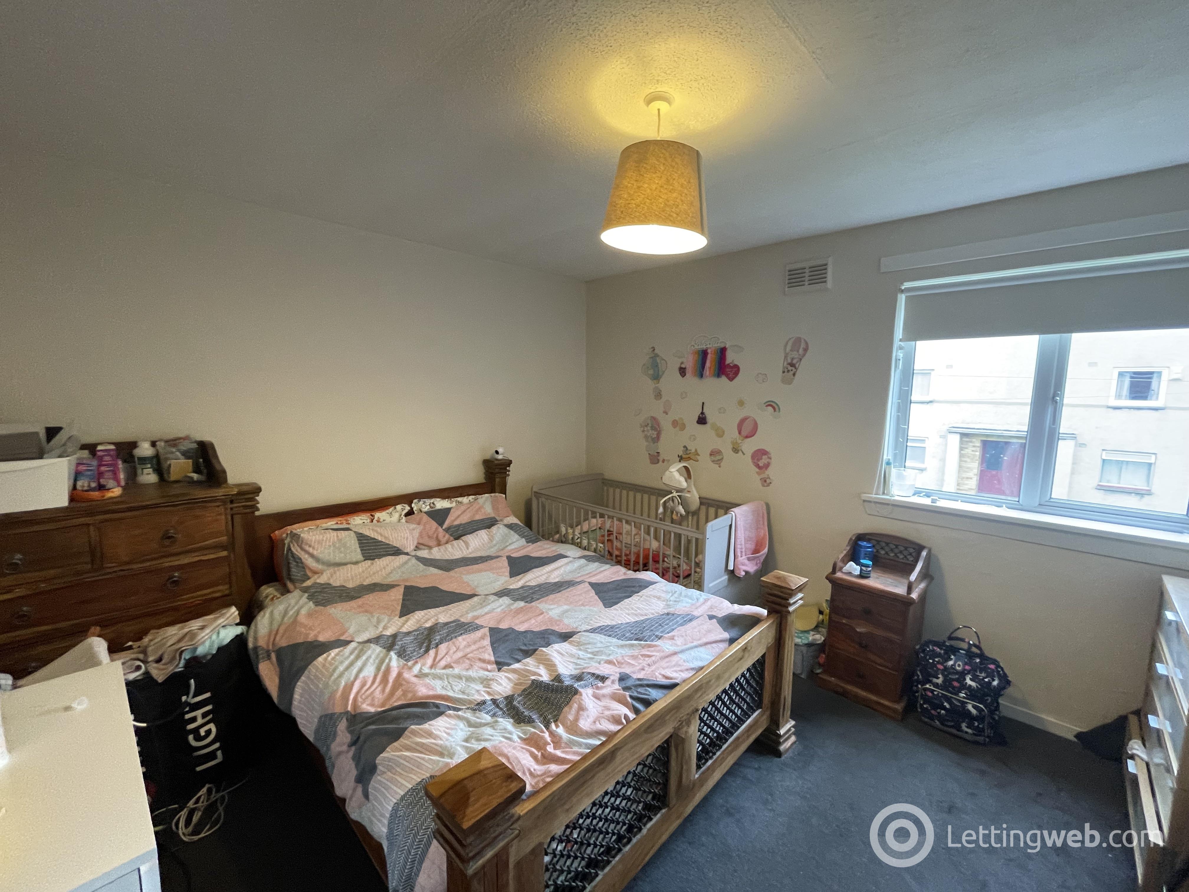 Property to rent in 5c Forrester Park Grove