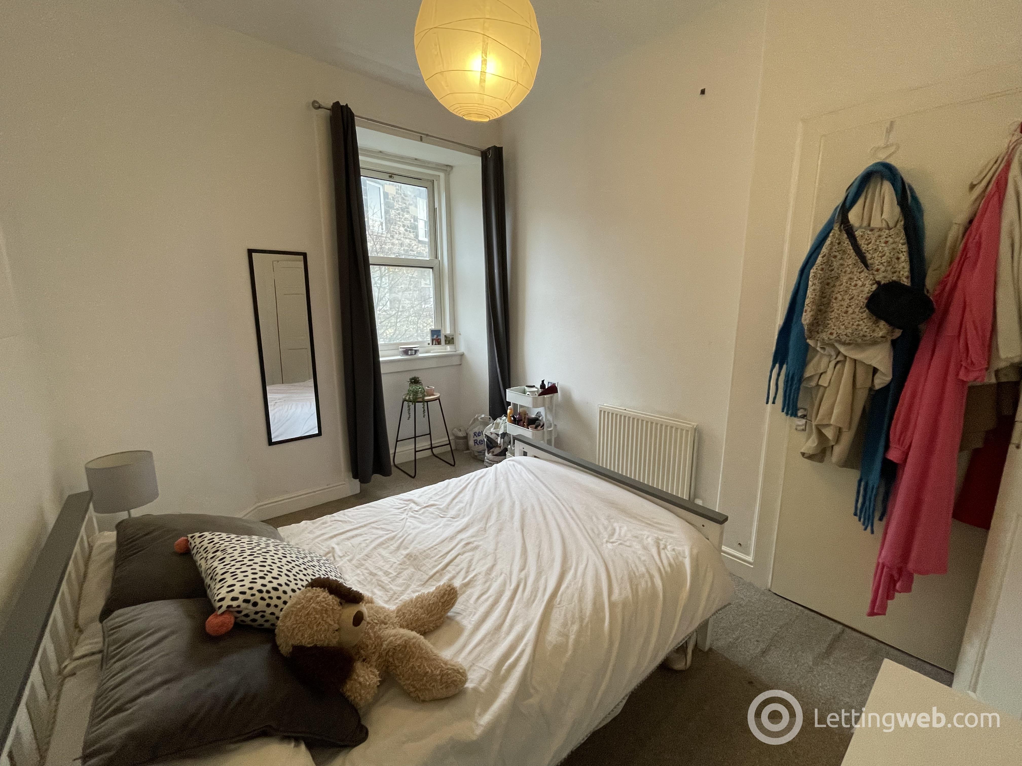 Property to rent in 9/6 Pirrie Street