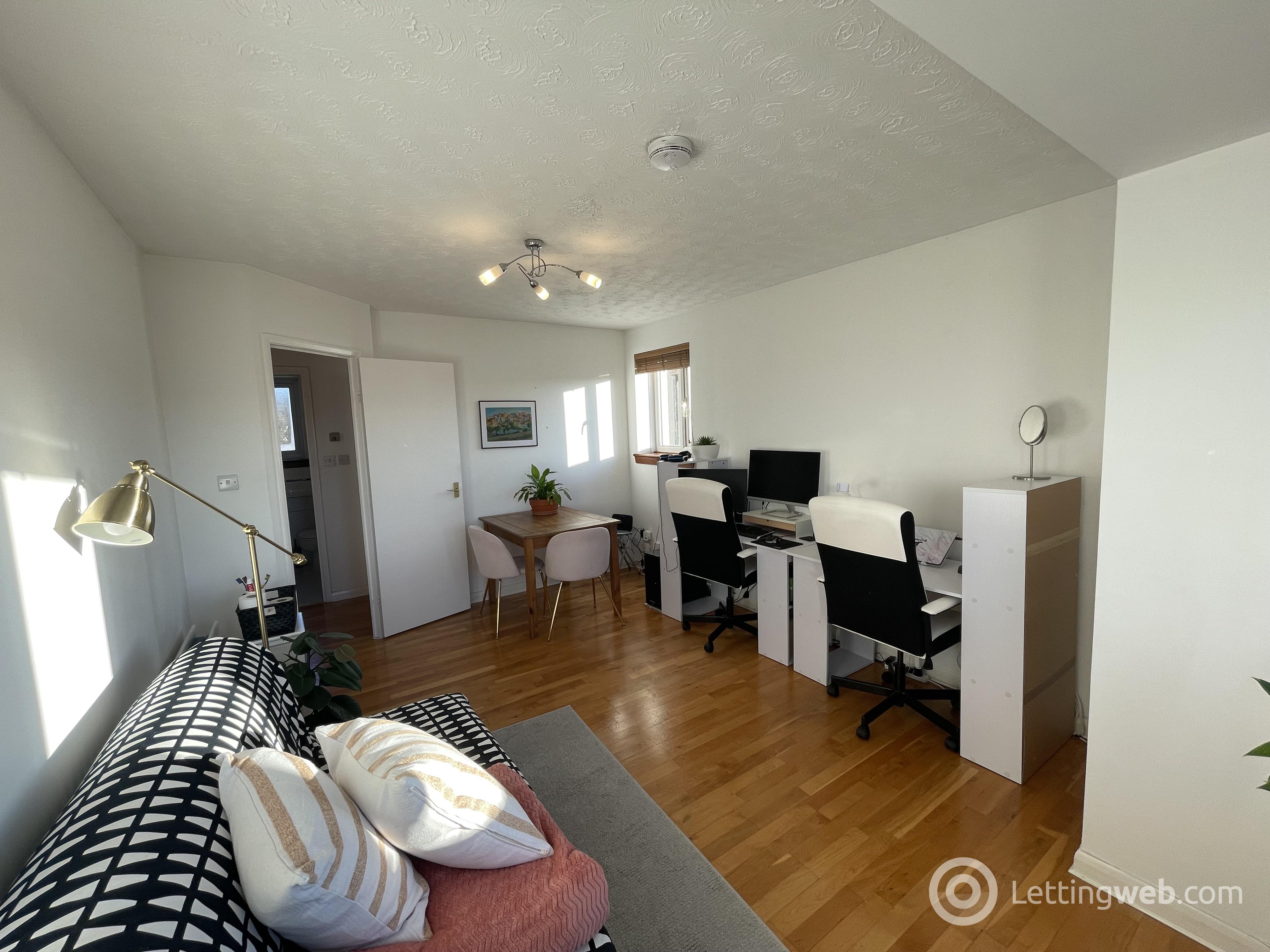 Property to rent in 263/8 Gogarloch Syke