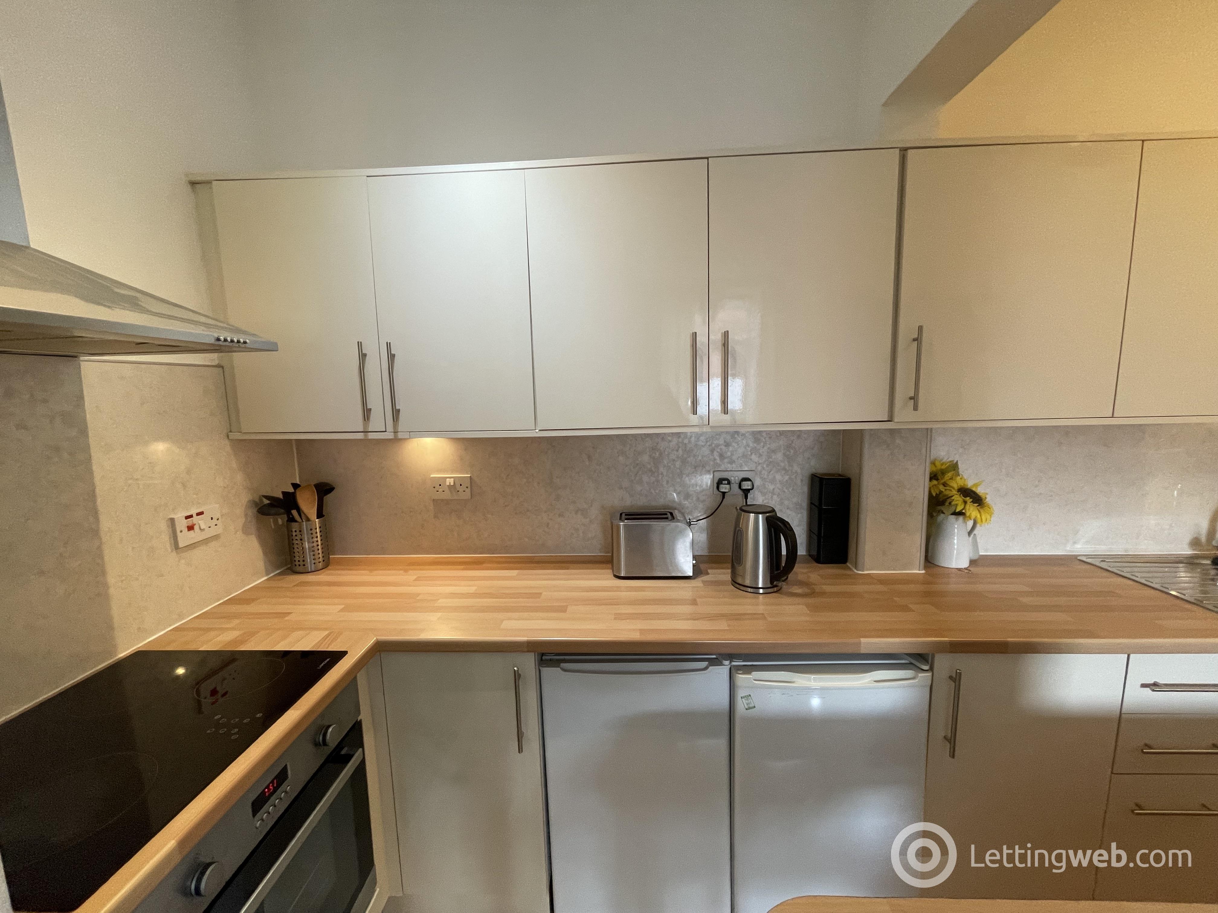 Property to rent in 6/1 Moat Terrace