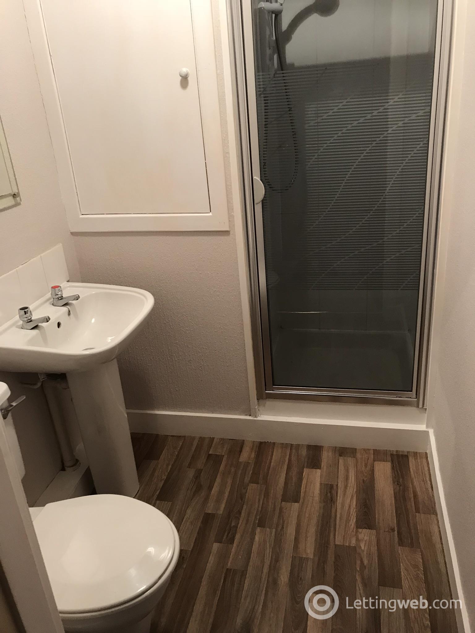 Property to rent in 72 Esslemont AV