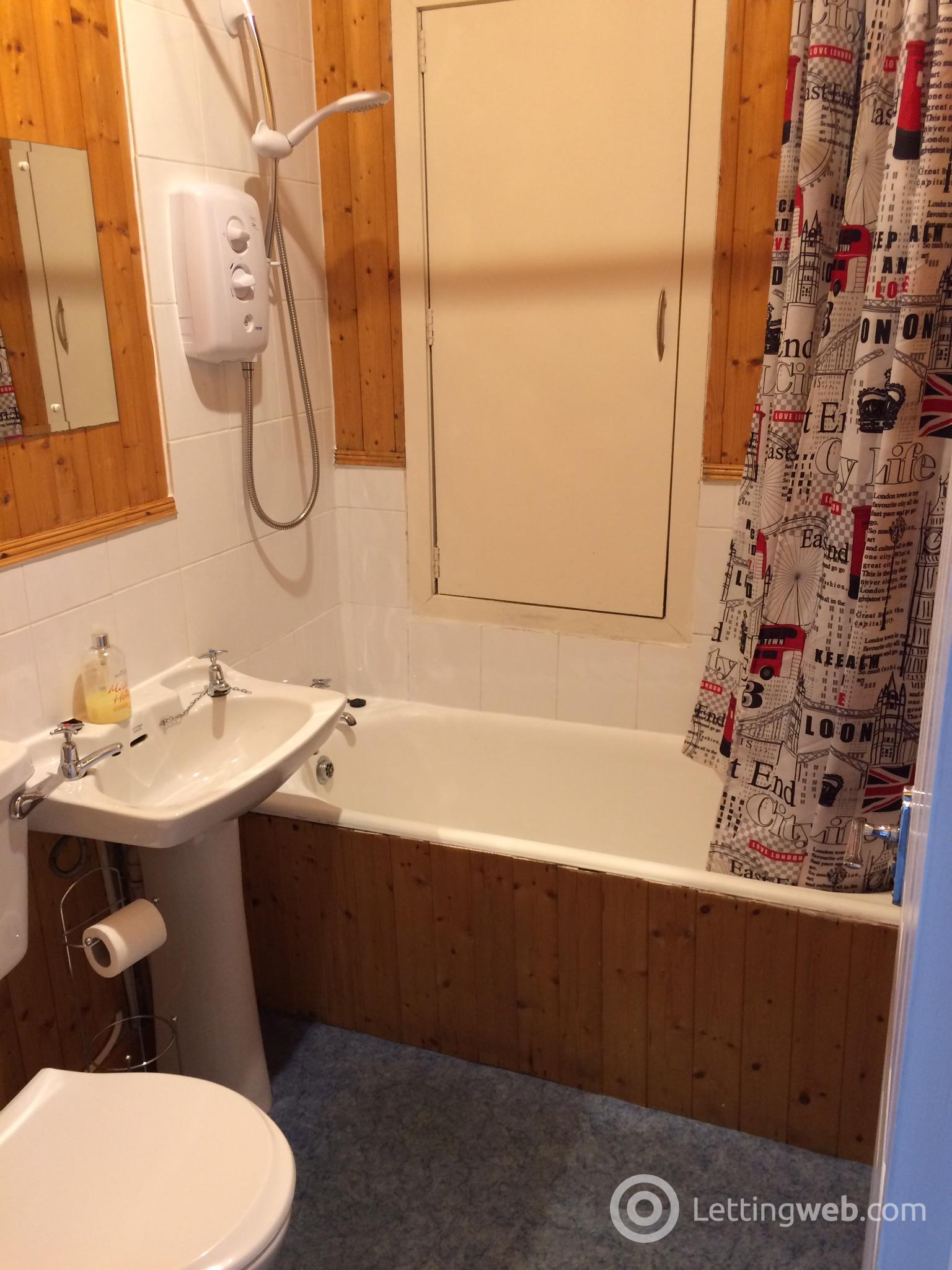 Property to rent in 11 Summerfield Place