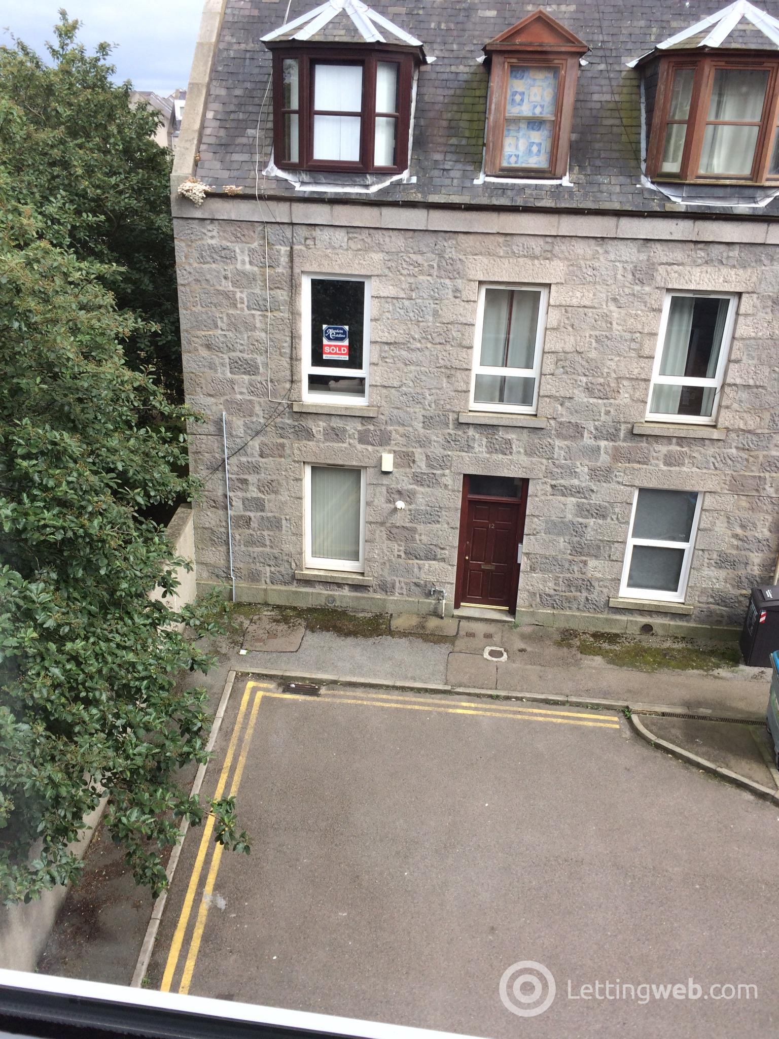 Property to rent in 11 Summerfield Place