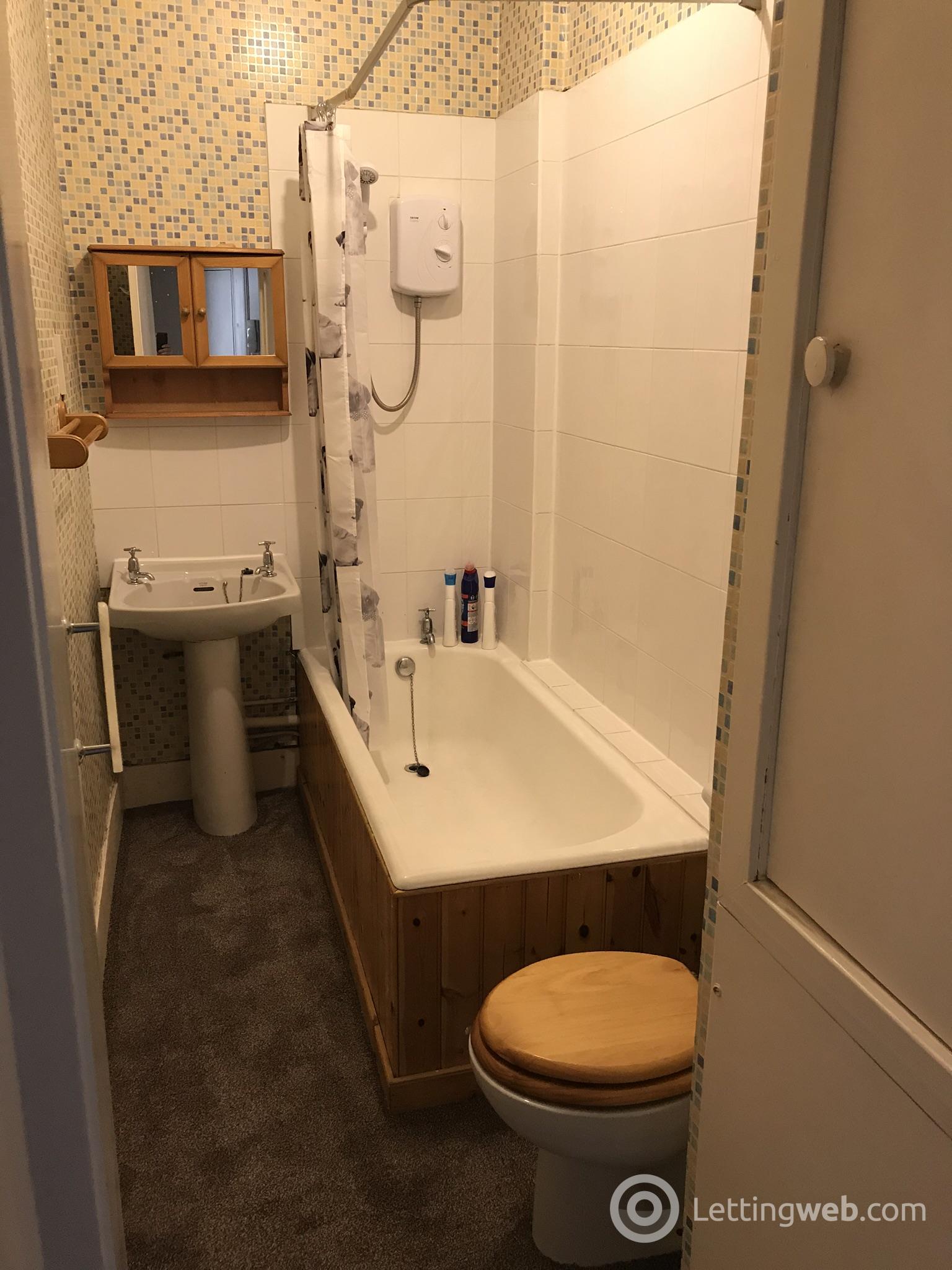 Property to rent in 1 bed in Urquhart Road near University