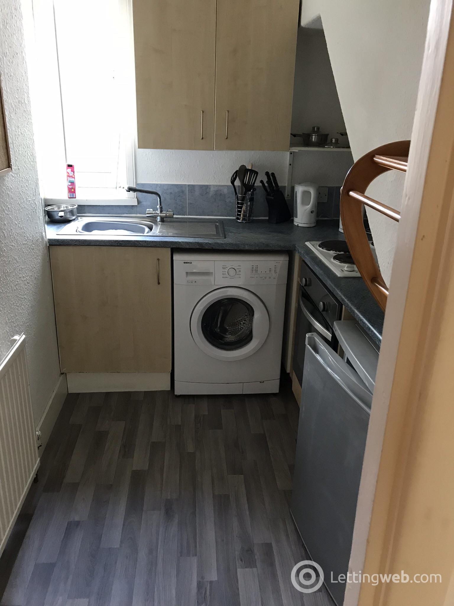 Property to rent in 1 bed in Urquhart Road near University