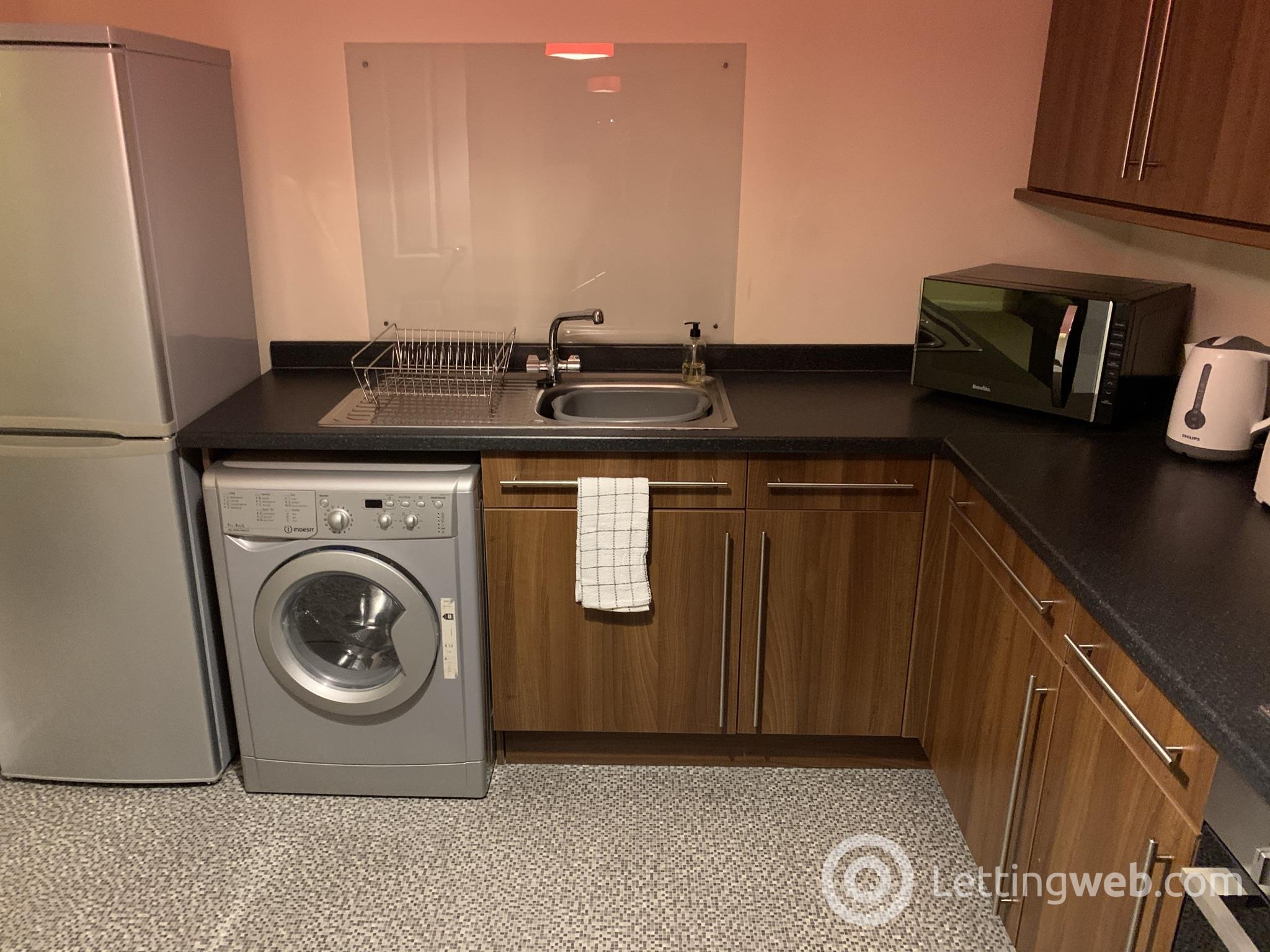 Property to rent in 24e James St
