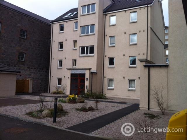Property to rent in 24e James St