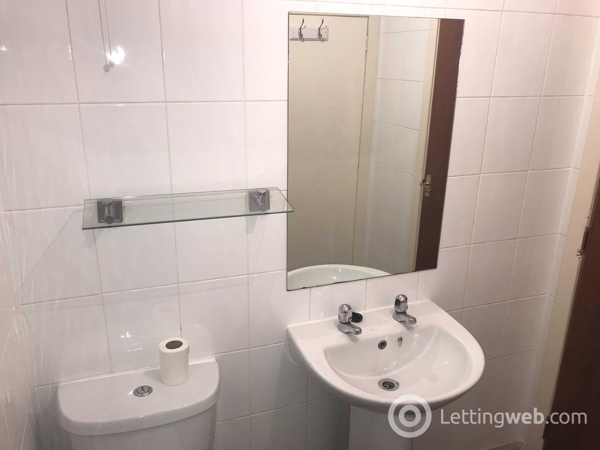 Property to rent in Abbey Rd