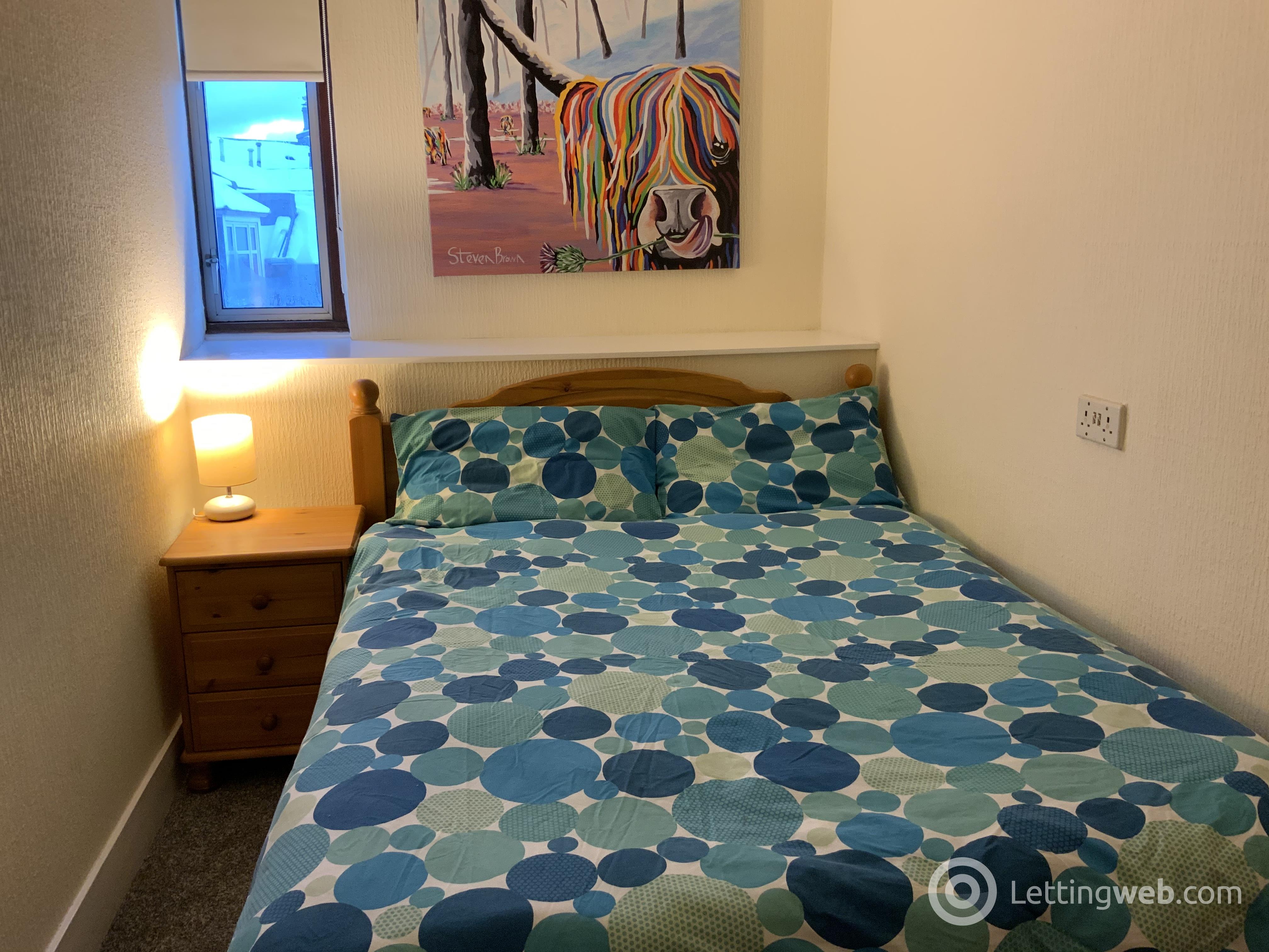 Property to rent in 72 Esslemont AV