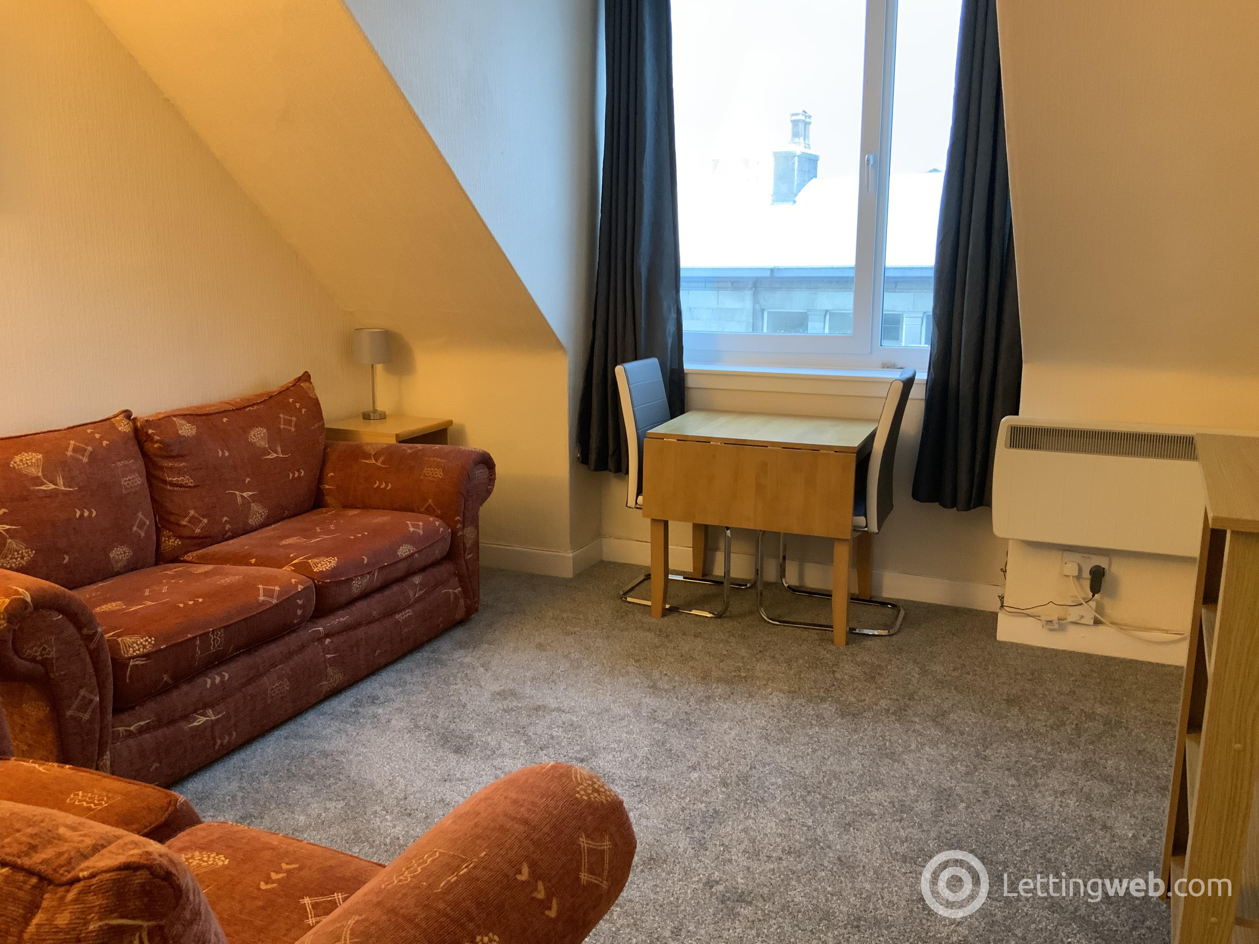 Property to rent in 72 Esslemont AV