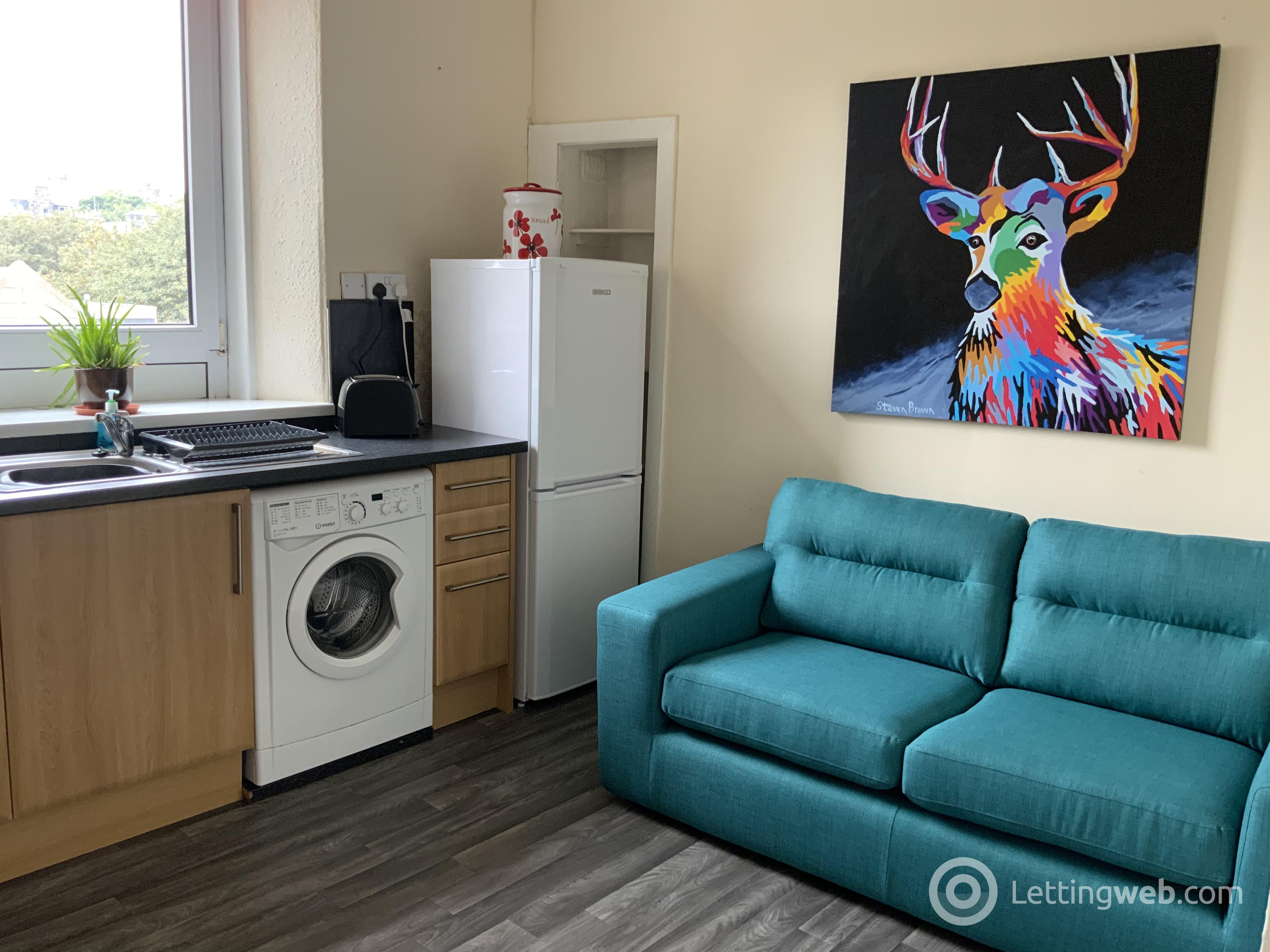 Property to rent in 11 Summerfield Place