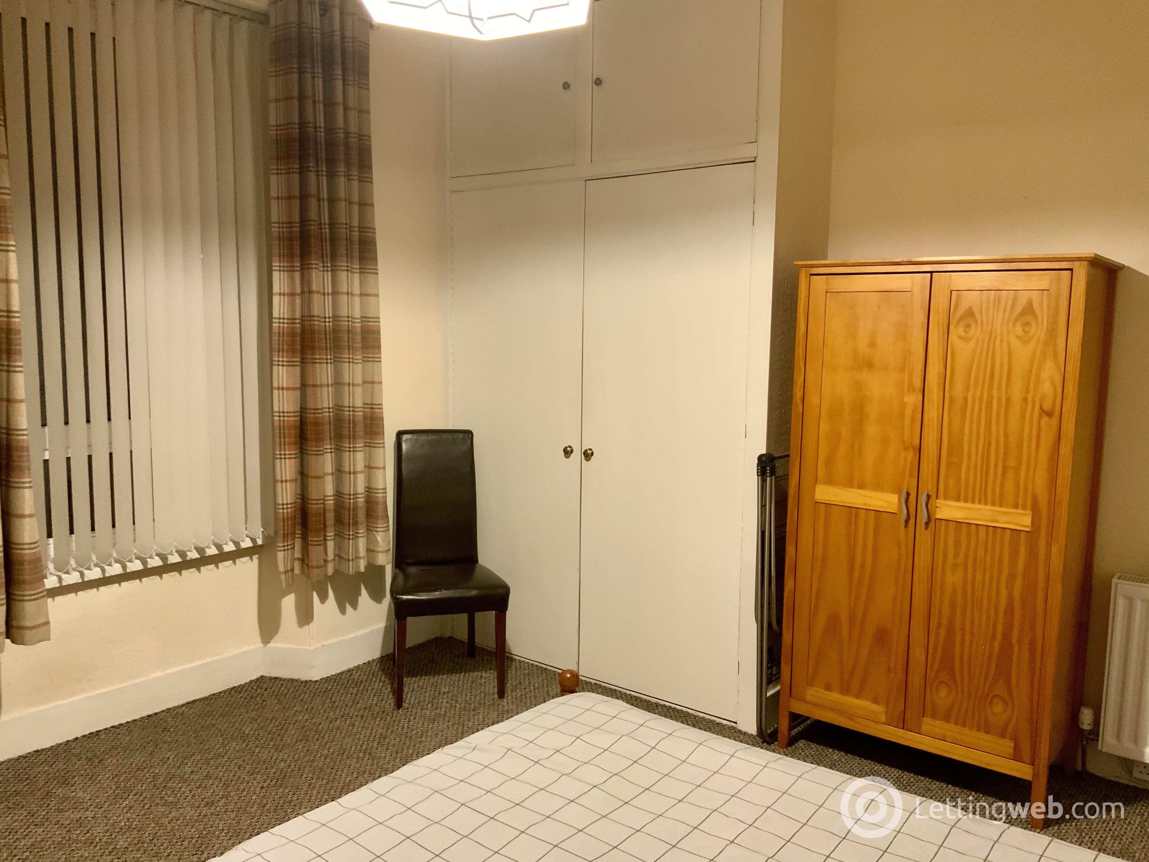 Property to rent in 11 Summerfield Place
