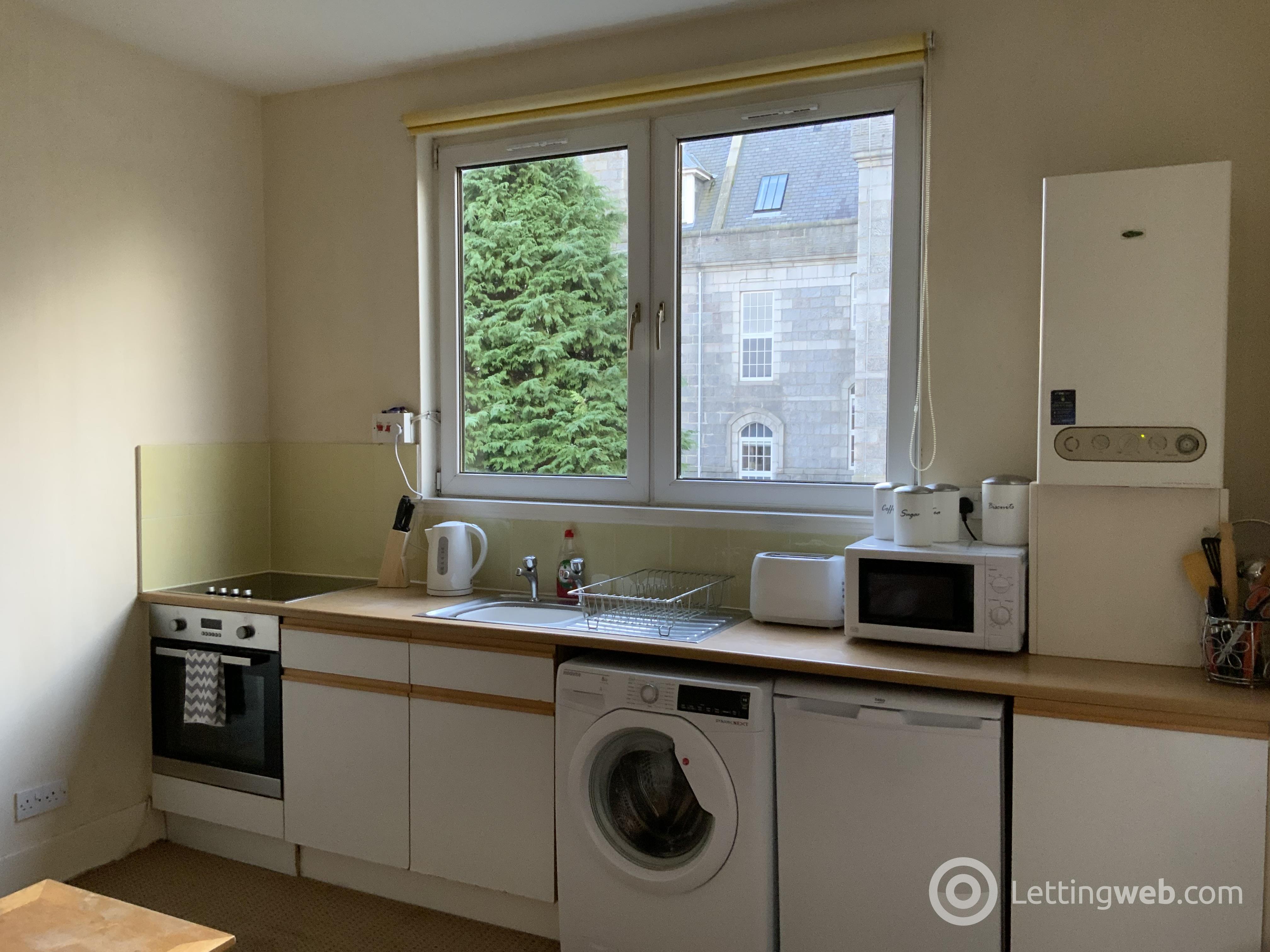 Property to rent in 13 Granton Place