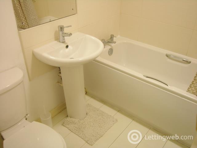 Property to rent in Barclay Road Motherwell