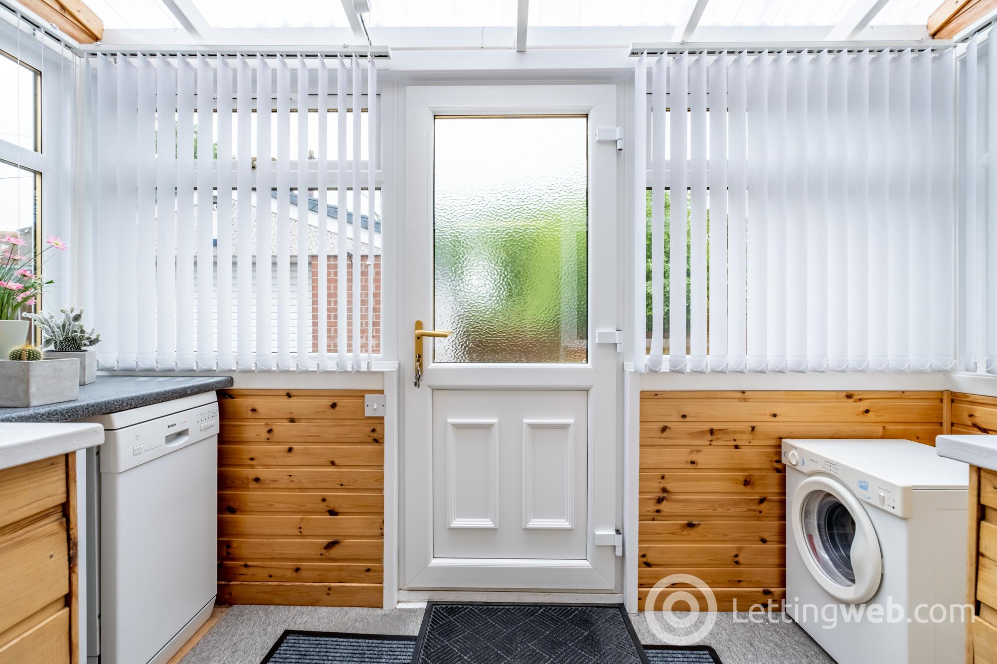 Property to rent in Buchan Street