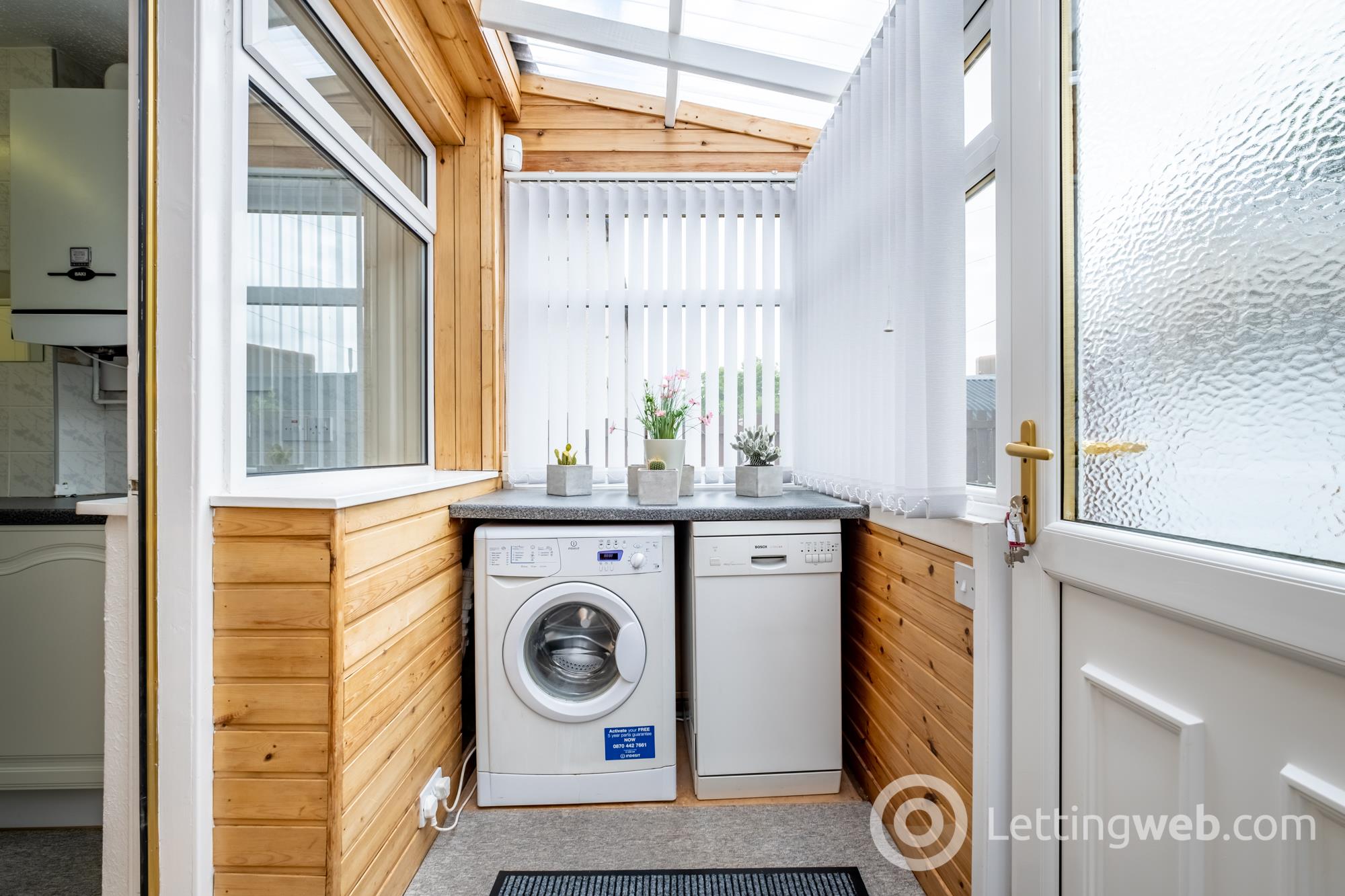Property to rent in Buchan Street