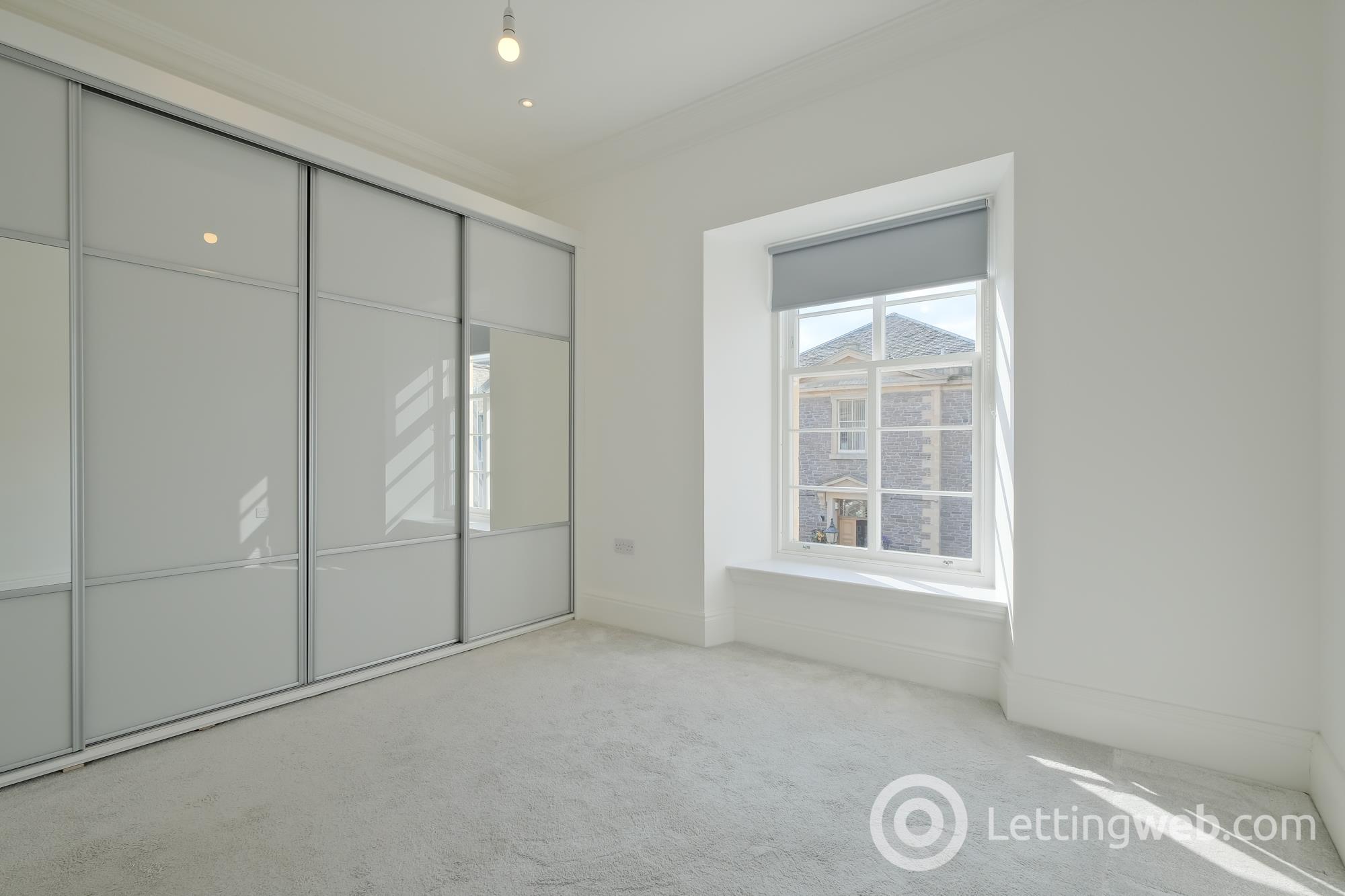 Property to rent in Hope Street Lanark