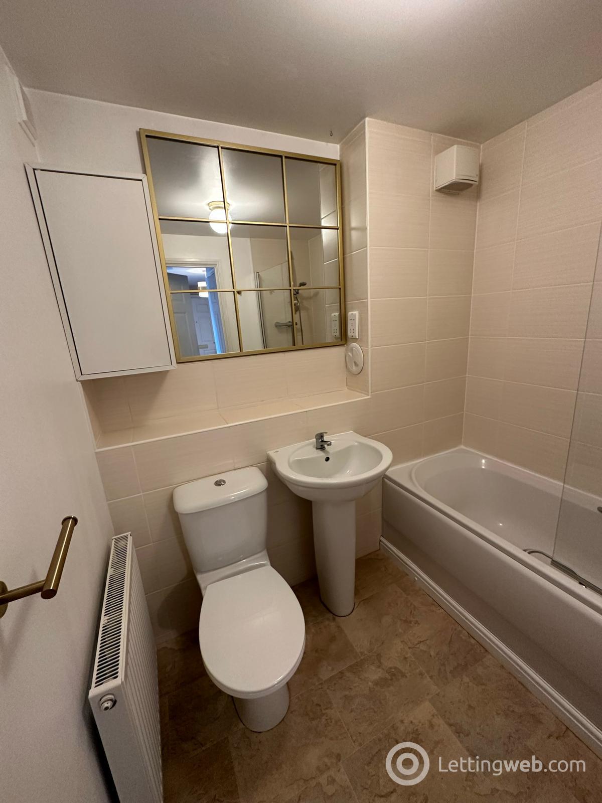 Property to rent in Leyland Road Bathgate