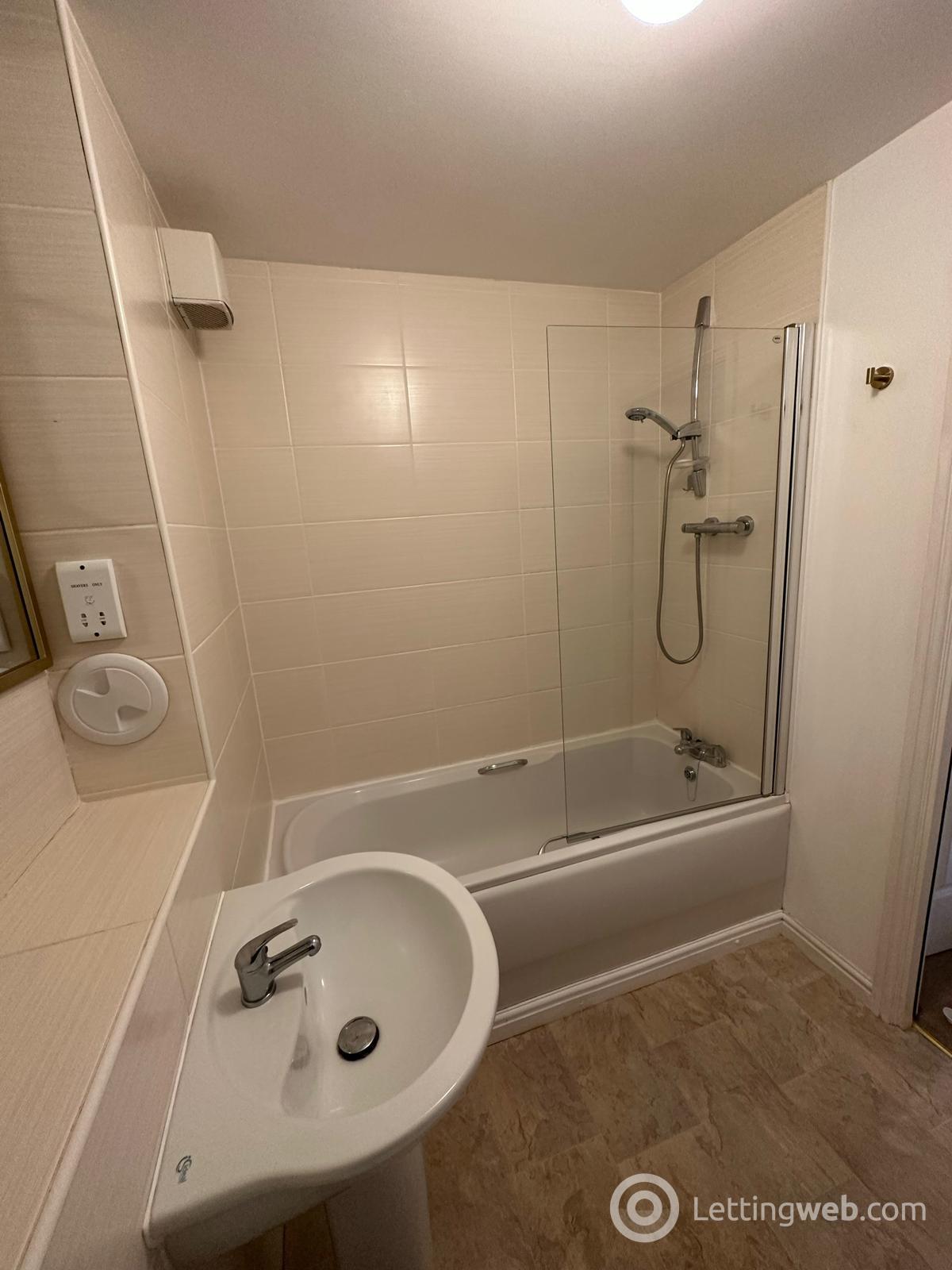 Property to rent in Leyland Road Bathgate