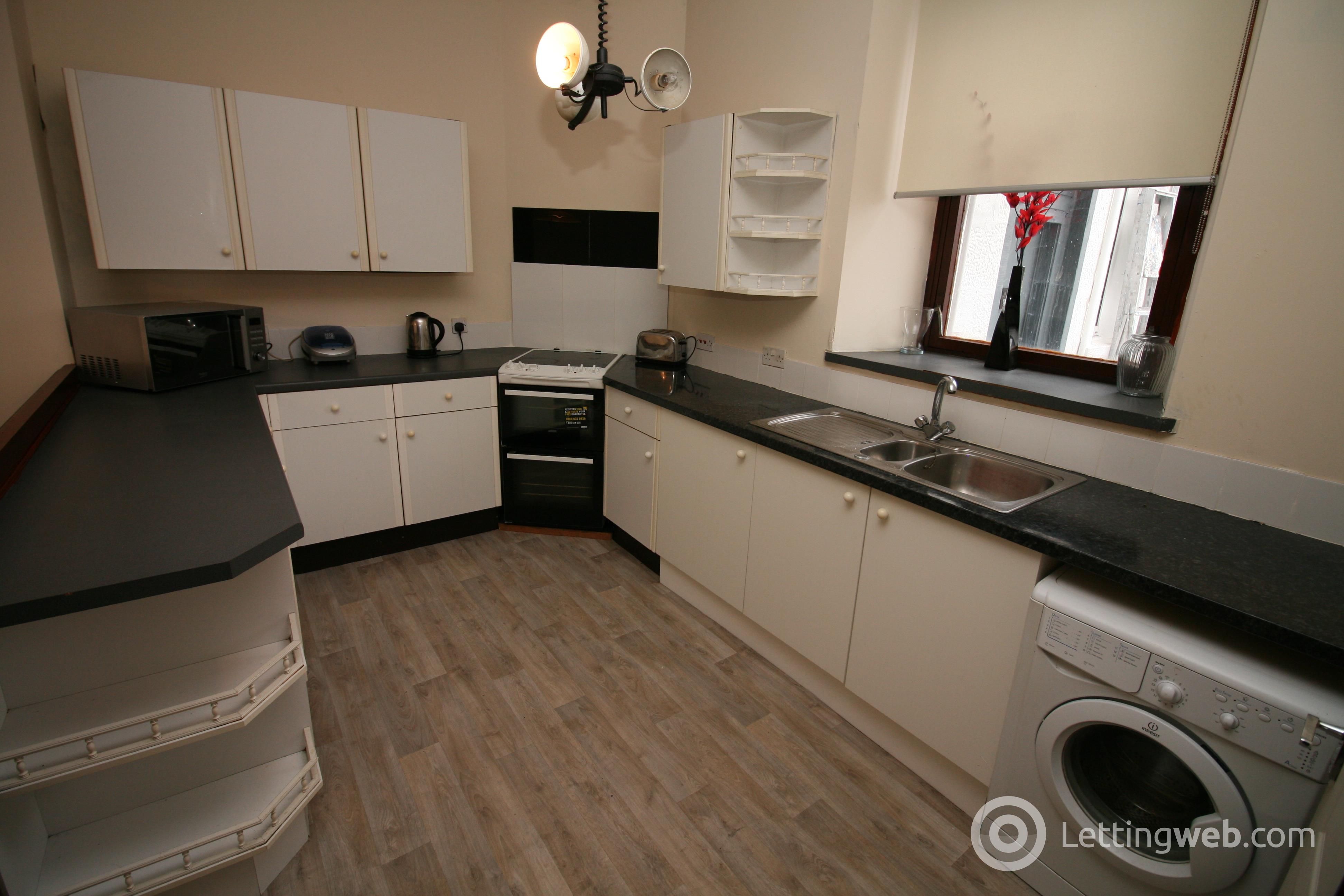 Property to rent in 6 Caledonian Road, Wishaw, ML2 8AR