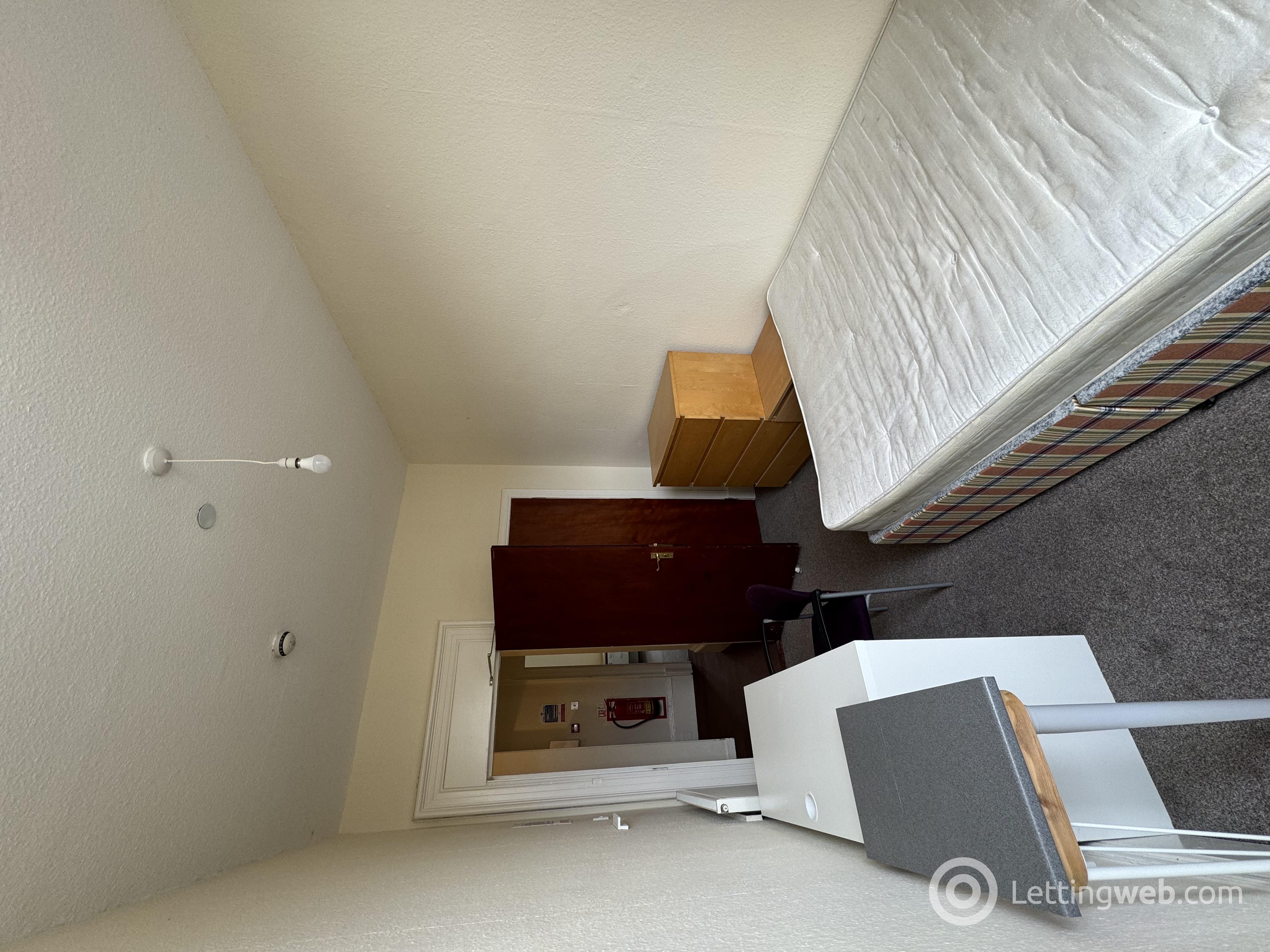 Property to rent in 11E, Whitehall Street, Dundee, DD1 4AA