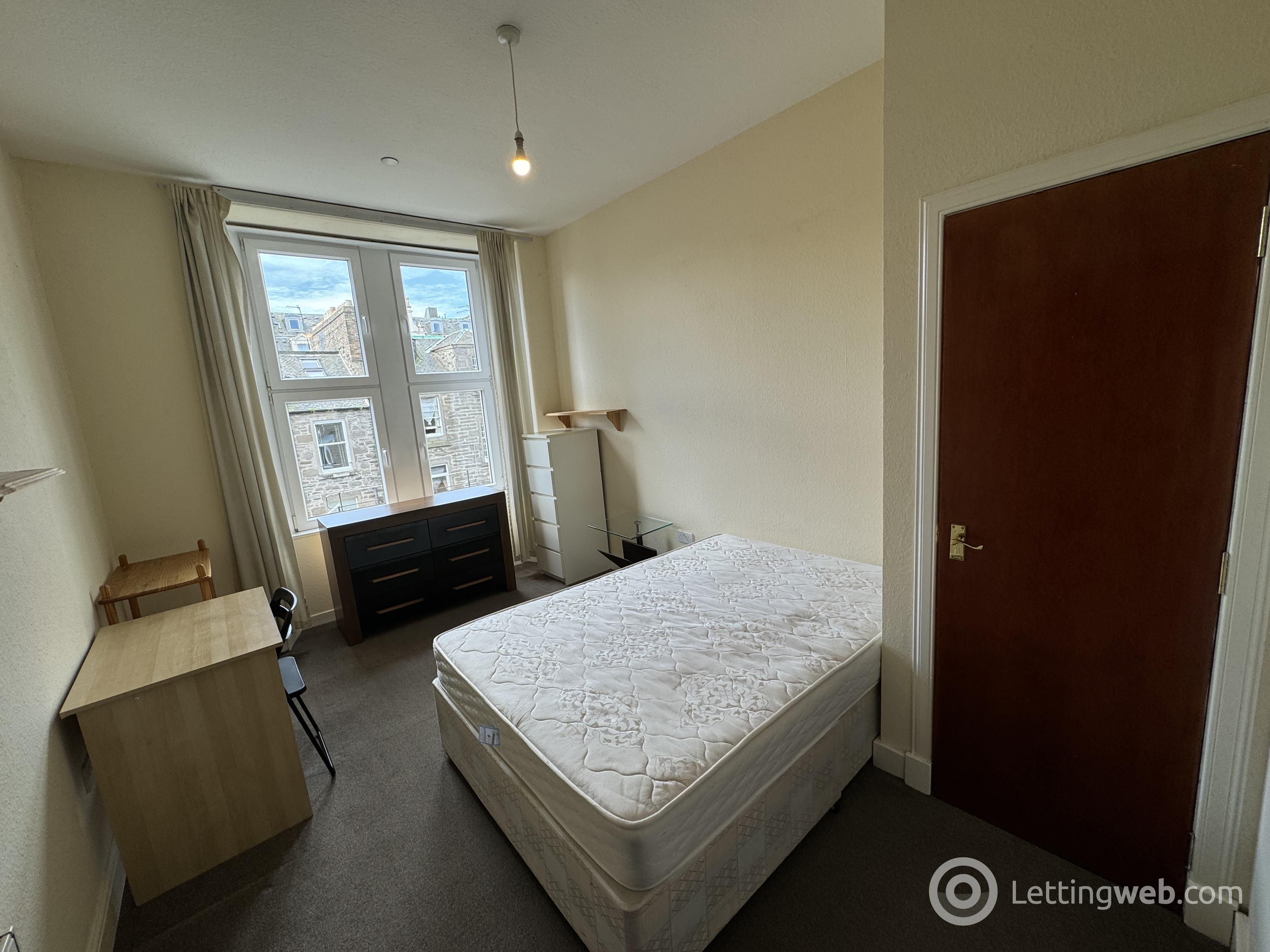 Property to rent in 11E, Whitehall Street, Dundee, DD1 4AA