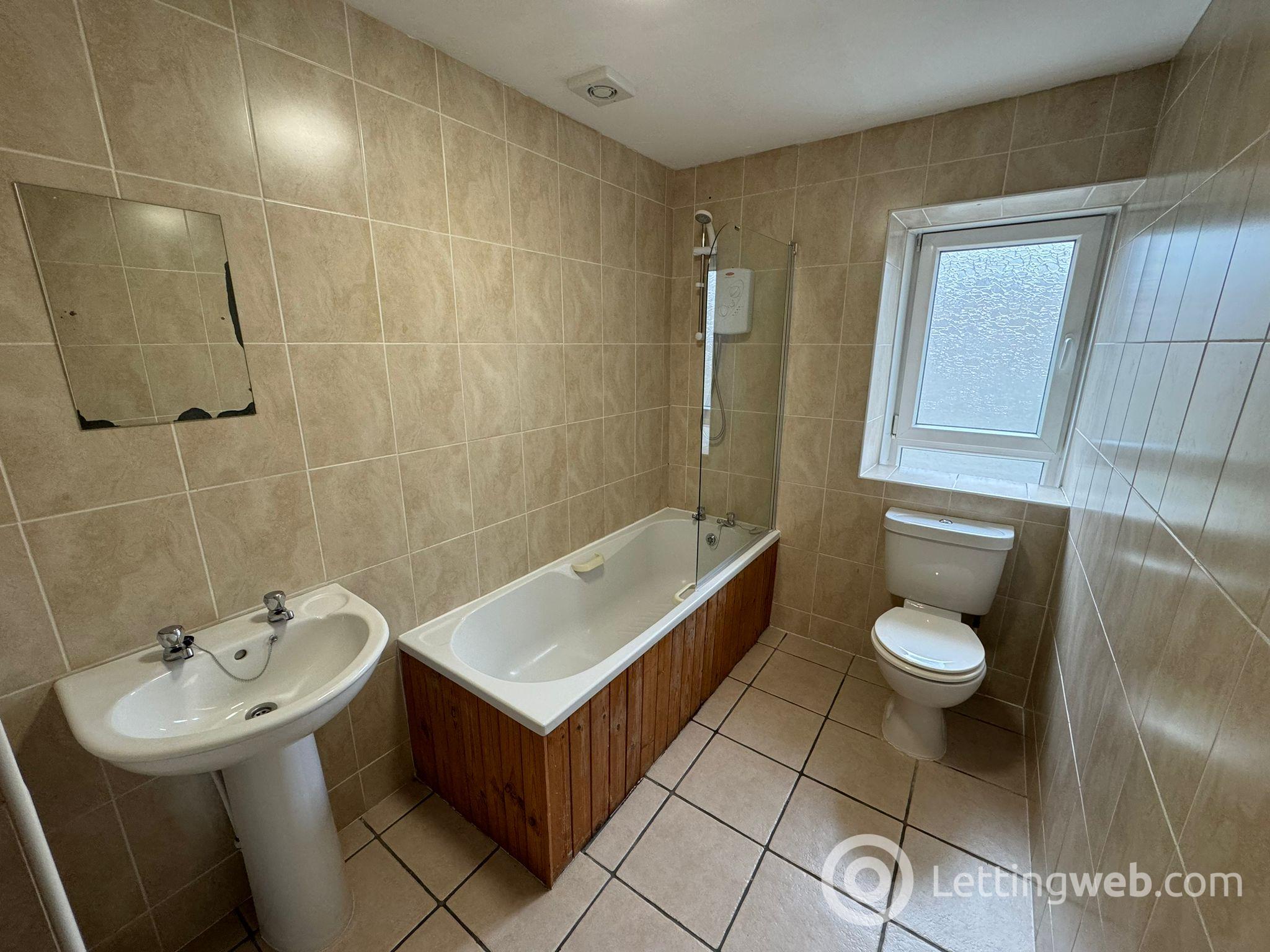 Property to rent in 11D, Whitehall Street, Dundee, DD1 4AA