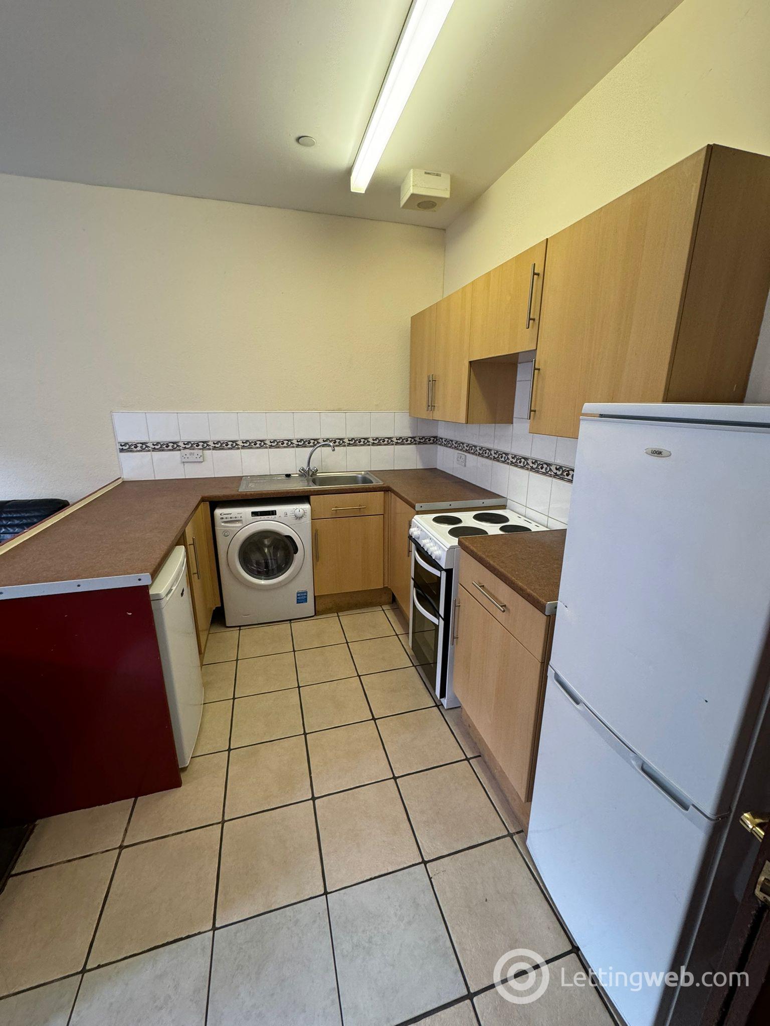 Property to rent in 11D, Whitehall Street, Dundee, DD1 4AA
