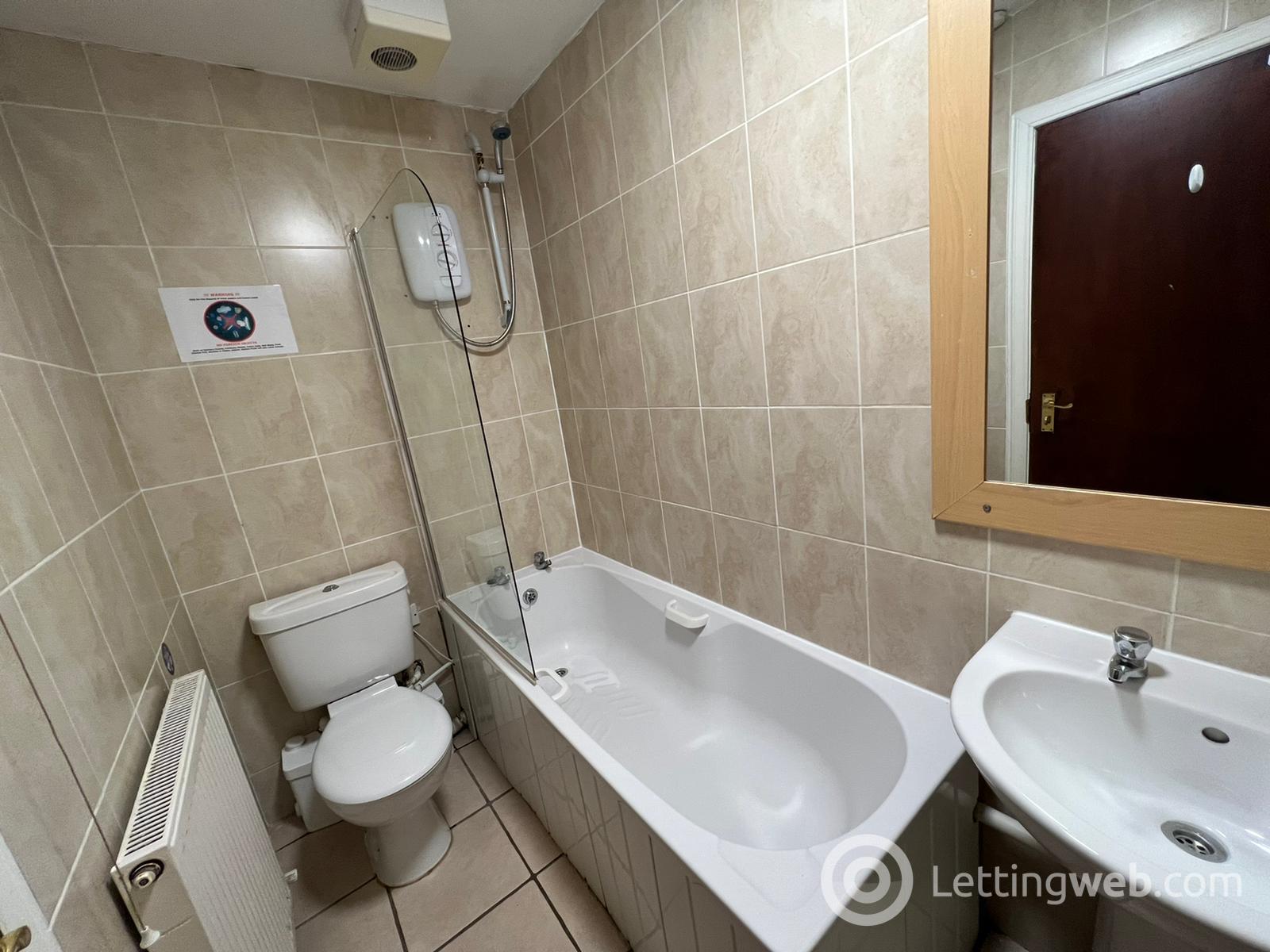Property to rent in 11A, Whitehall Street, Dundee, DD1 4AA
