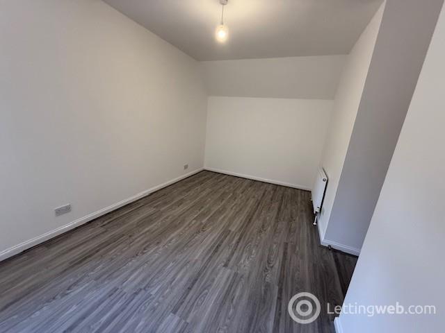 Property to rent in 1A Westgrove Avenue