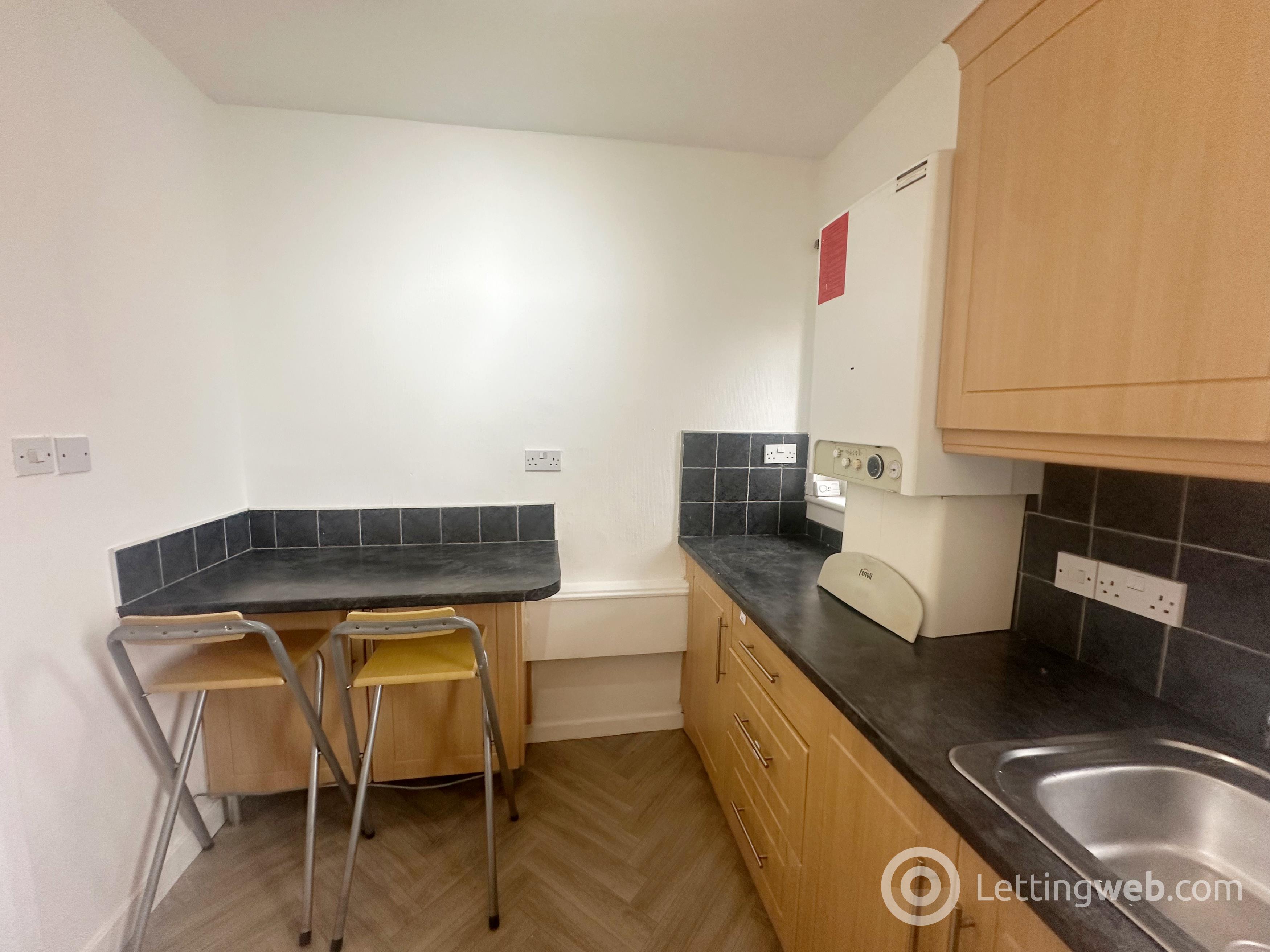 Property to rent in Park Crescent, Strathaven, ML10 6NQ
