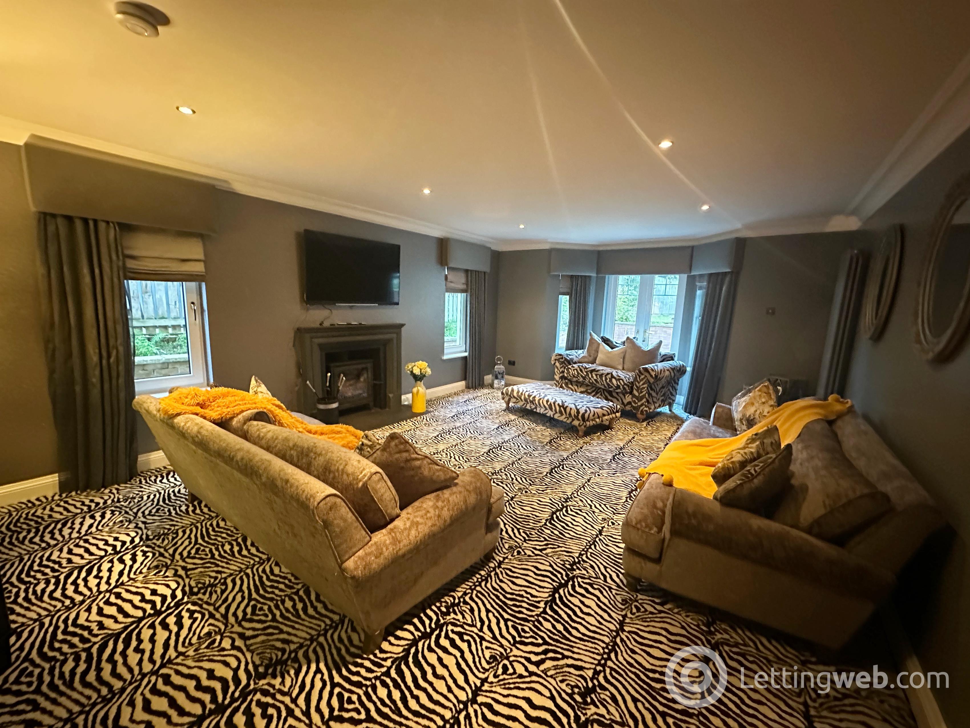 Property to rent in Royal Gardens, Bothwell, Glasgow, G71 8SY