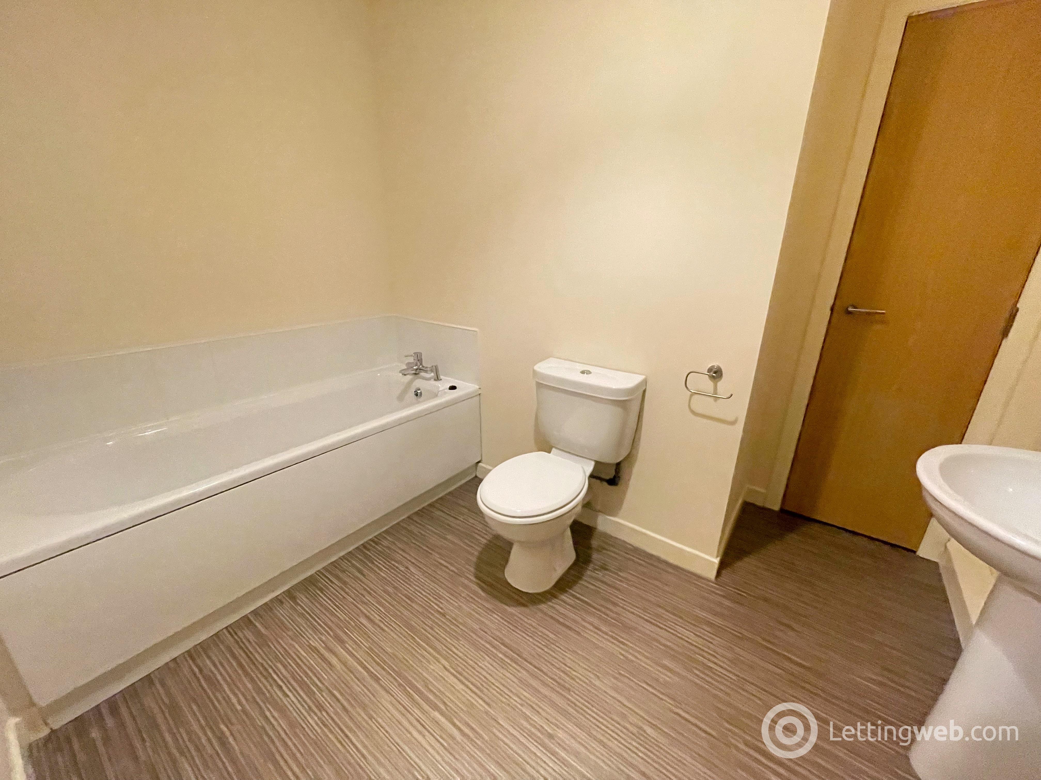 Property to rent in Flat 4, 11 Woodside Walk, Hamilton, ML3 7GY