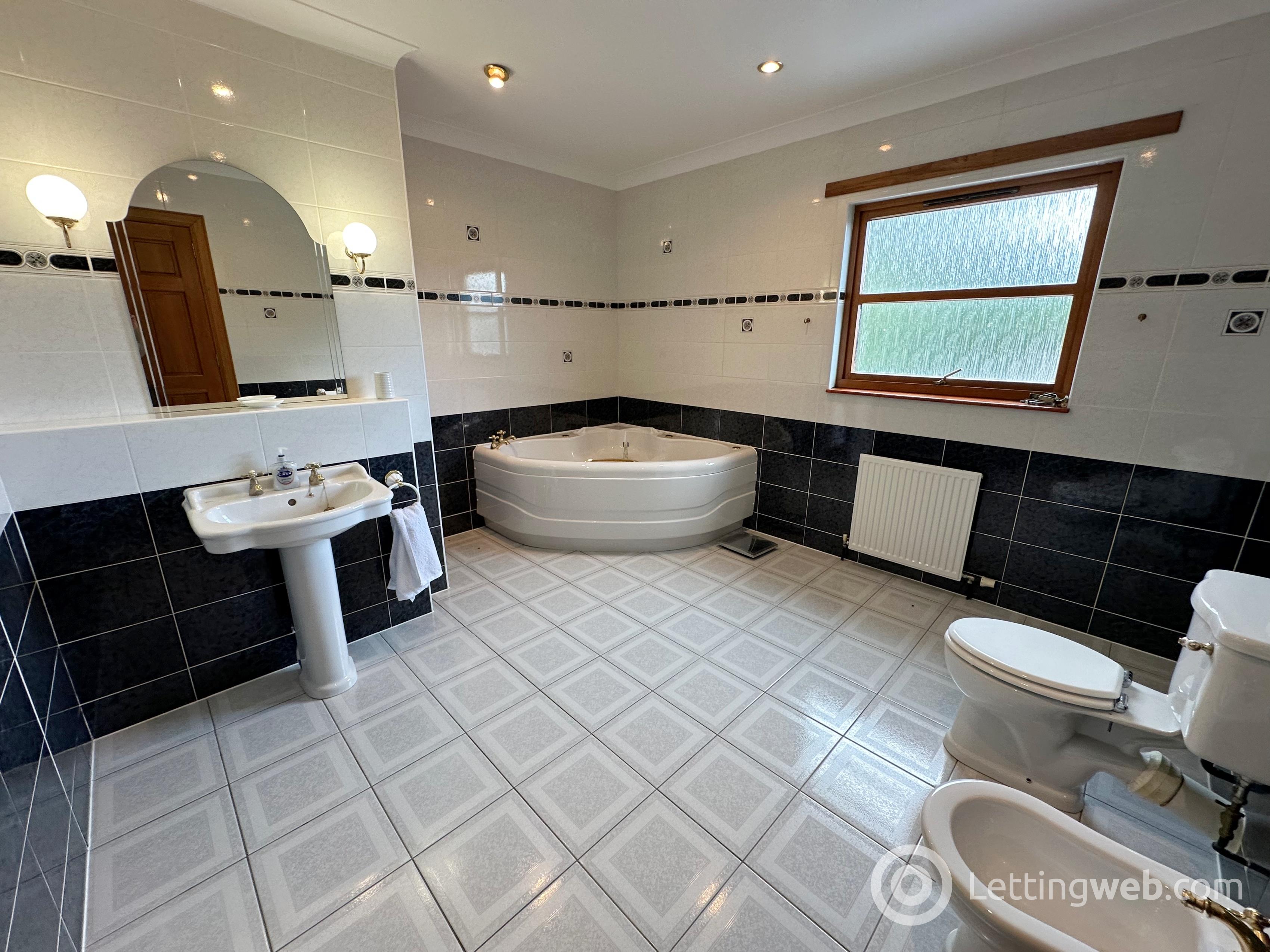 Property to rent in Chapel Road, Strathaven, ML10 6NA