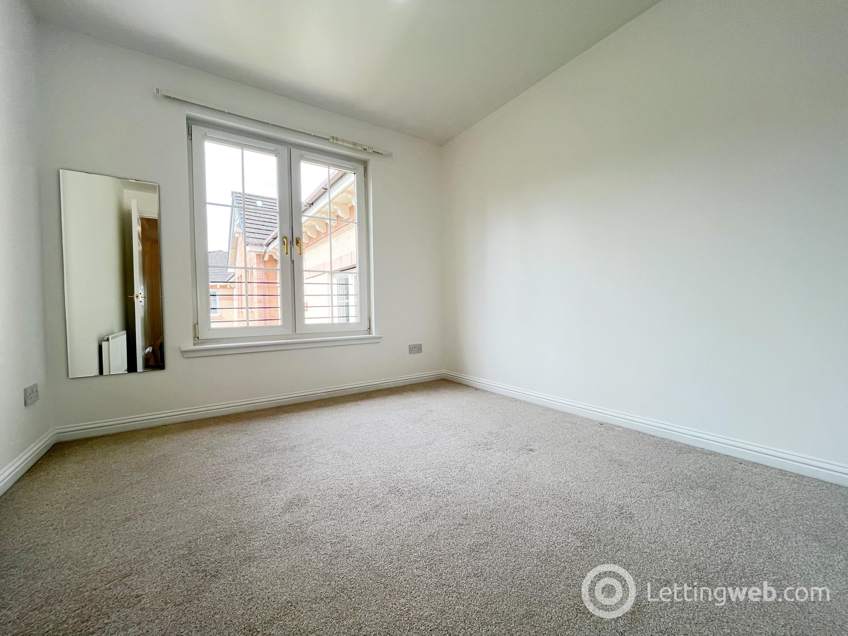 Property to rent in 98 Old Station Court, Bothwell, Glasgow, G71 8PE